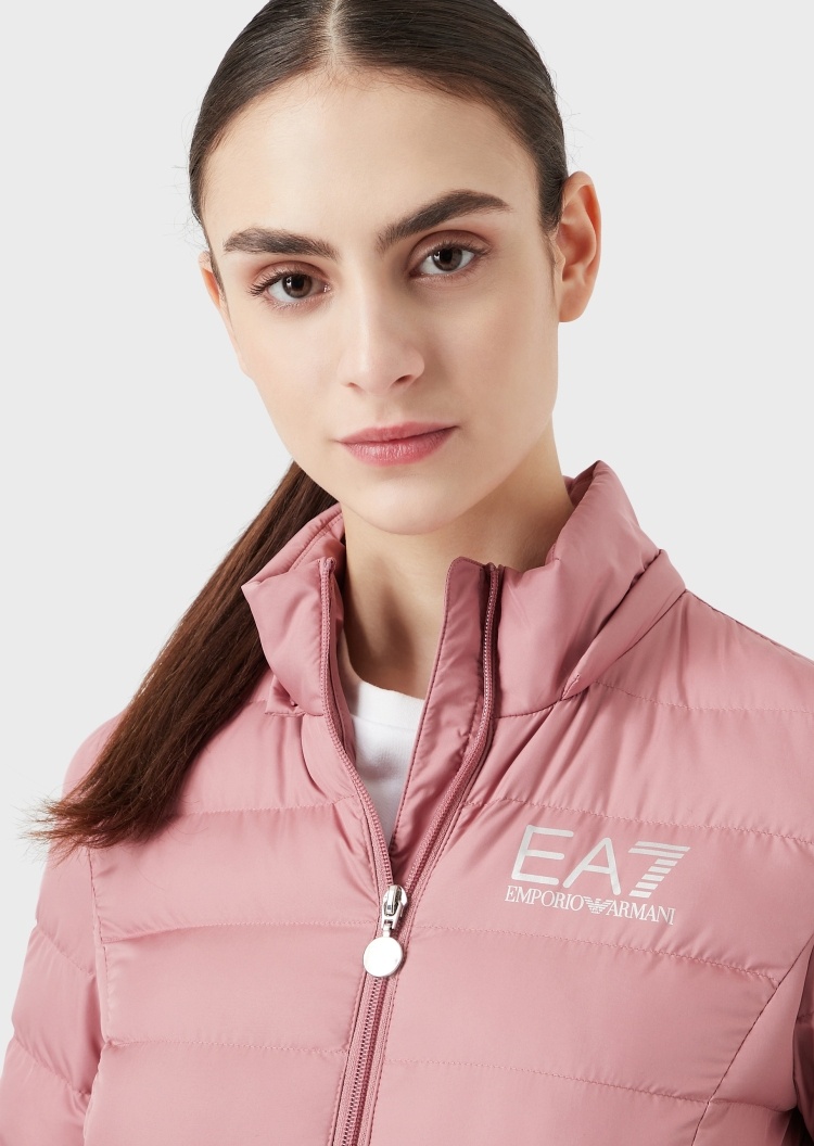 EA7 品牌LOGO羽绒夹克