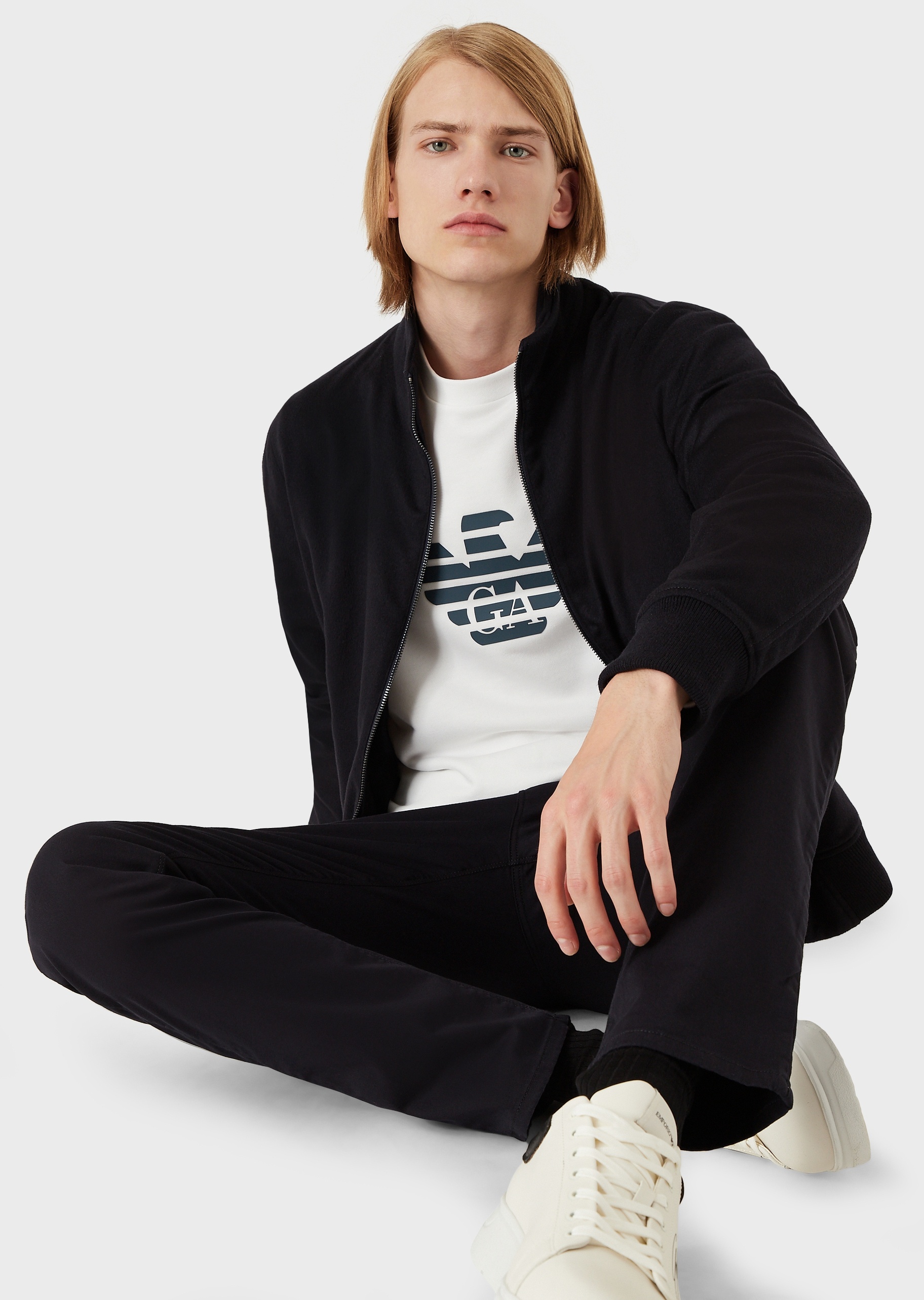 Emporio Armani 修身潮流百搭牛仔裤