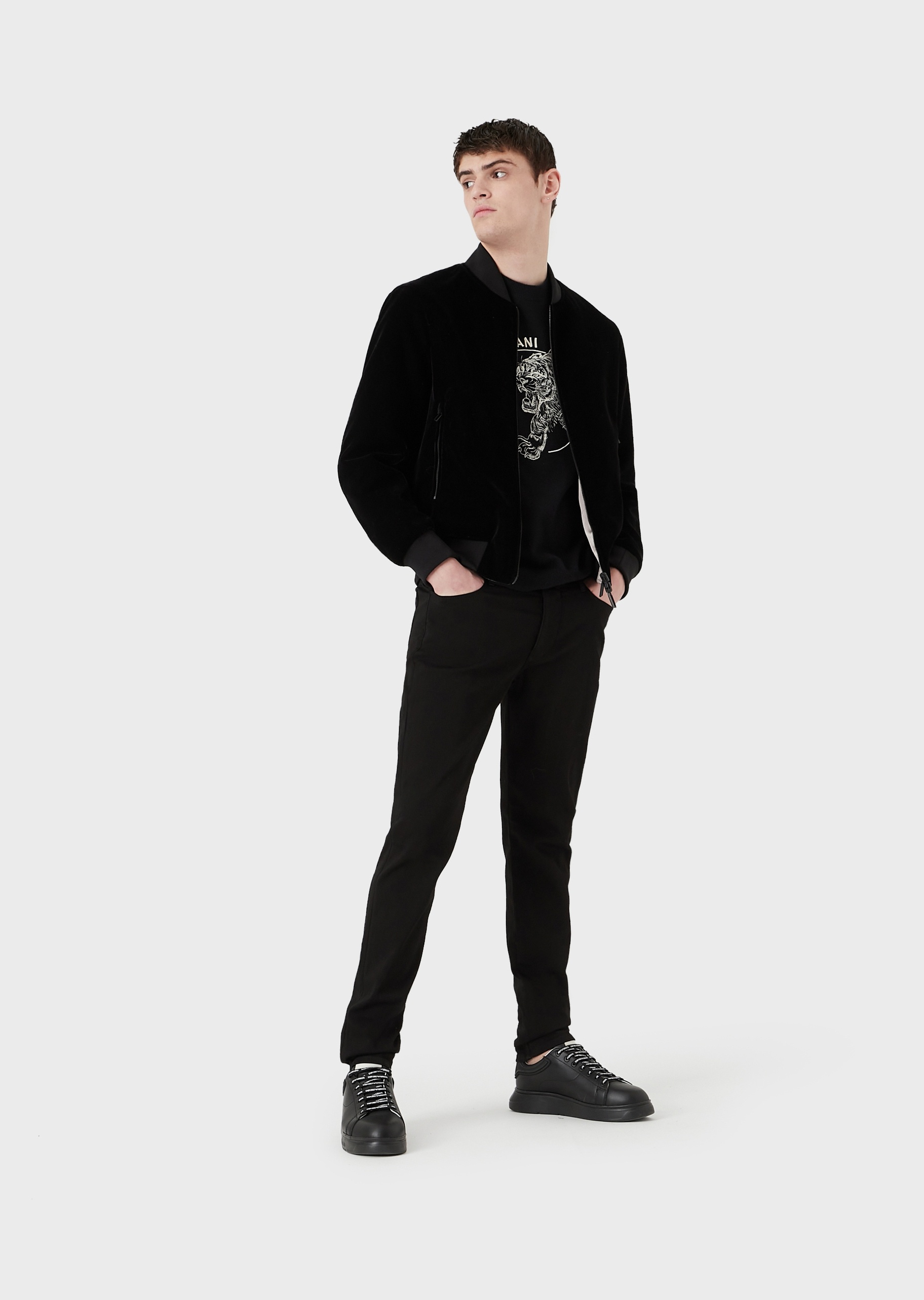 Emporio Armani 通勤百搭修身牛仔裤