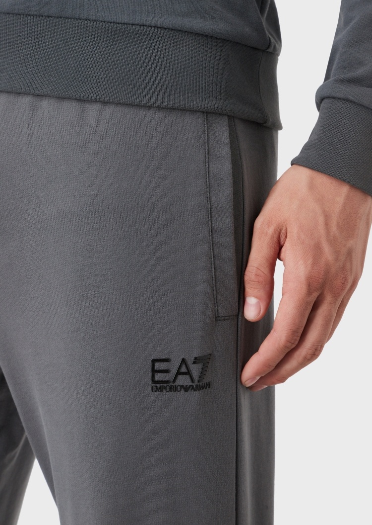 EA7 舒适印花束脚卫裤