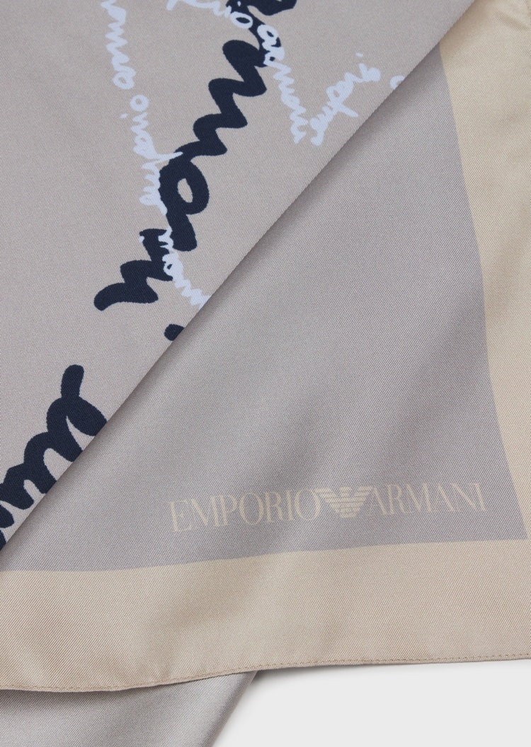 Emporio Armani 几何印花保暖围巾