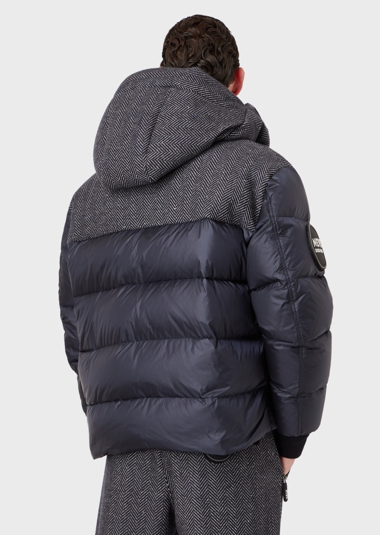 Giorgio Armani 经典百搭连帽羽绒服