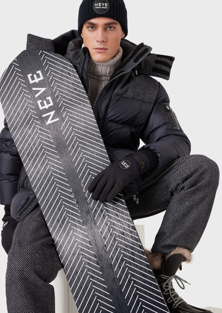 Giorgio Armani 经典百搭连帽羽绒服