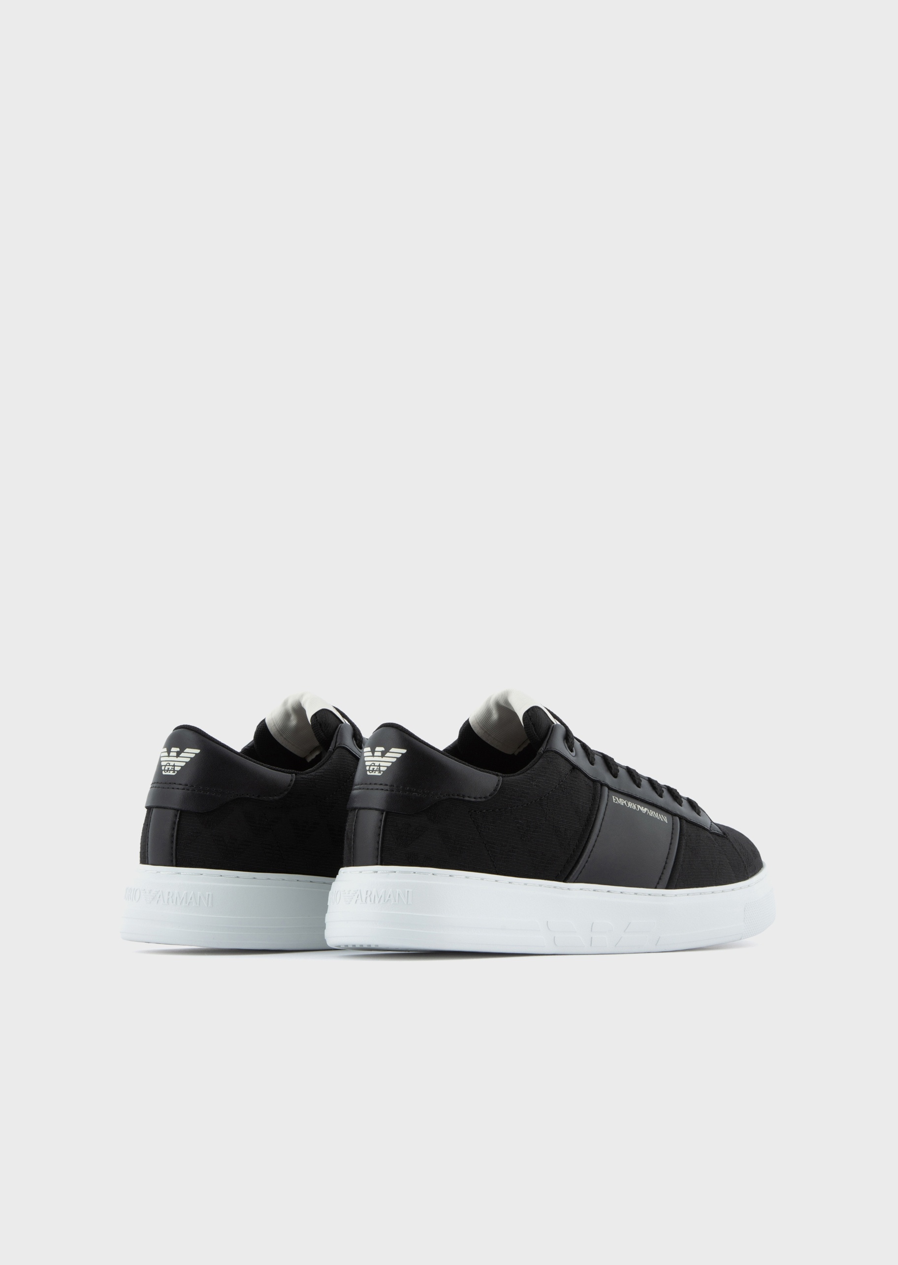 Emporio Armani 经典休闲运动鞋