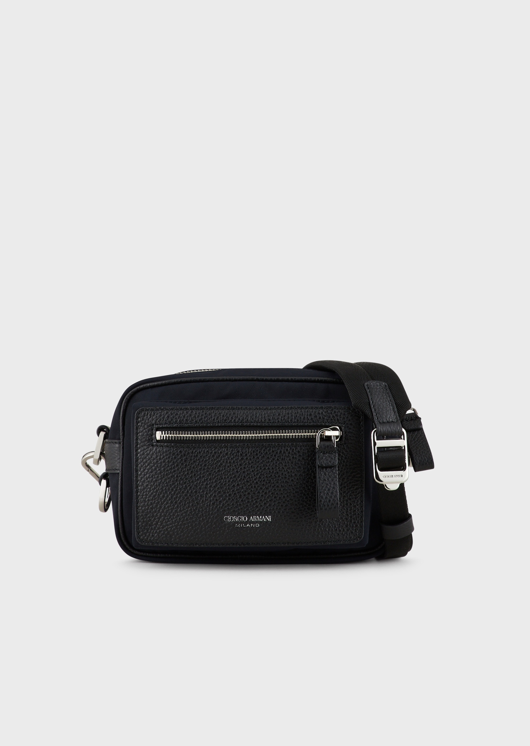 Giorgio Armani 经典复刻系列斜挎包