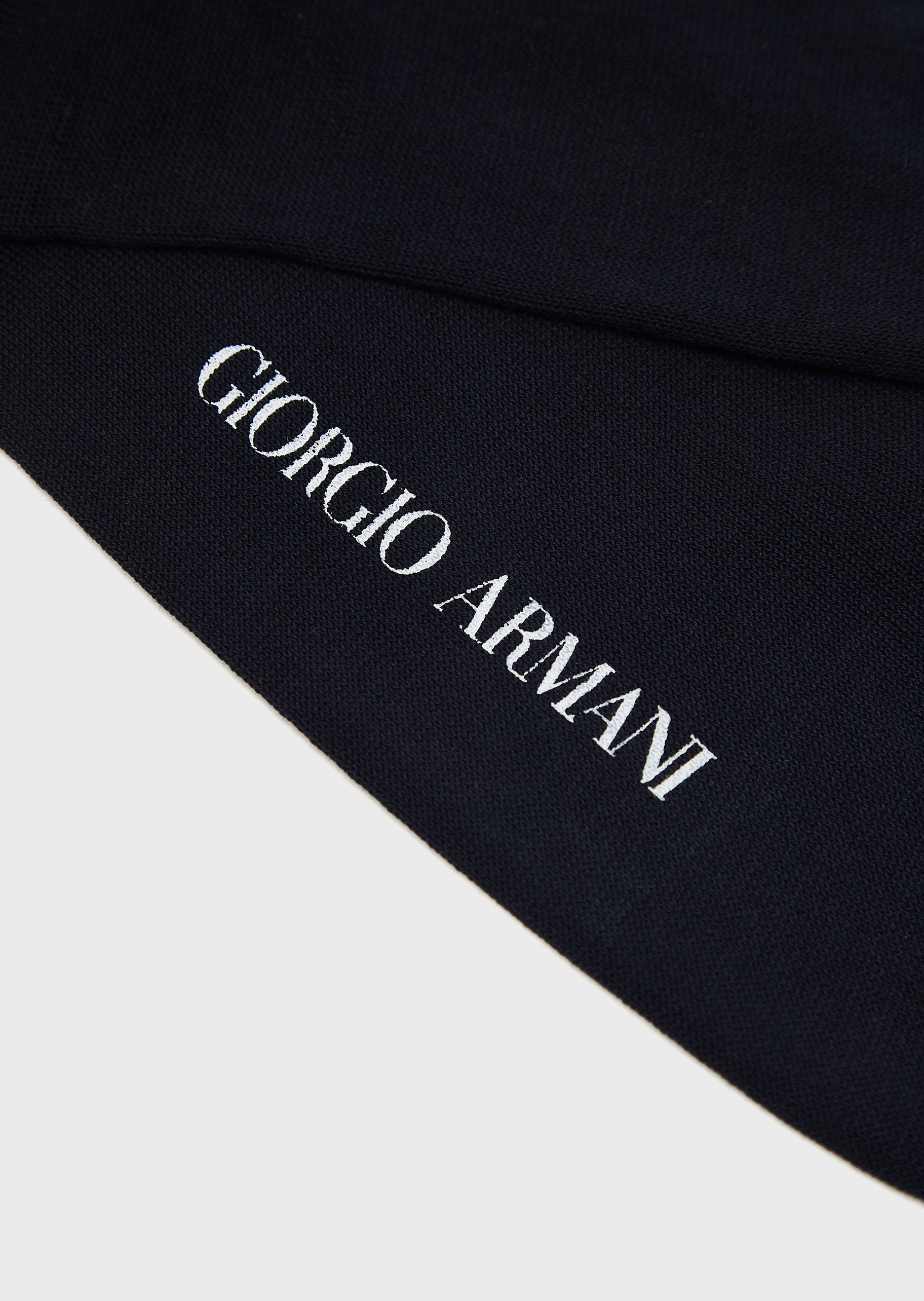 Giorgio Armani 男士罗纹收束袜口棉质中筒刺绣纯色袜子