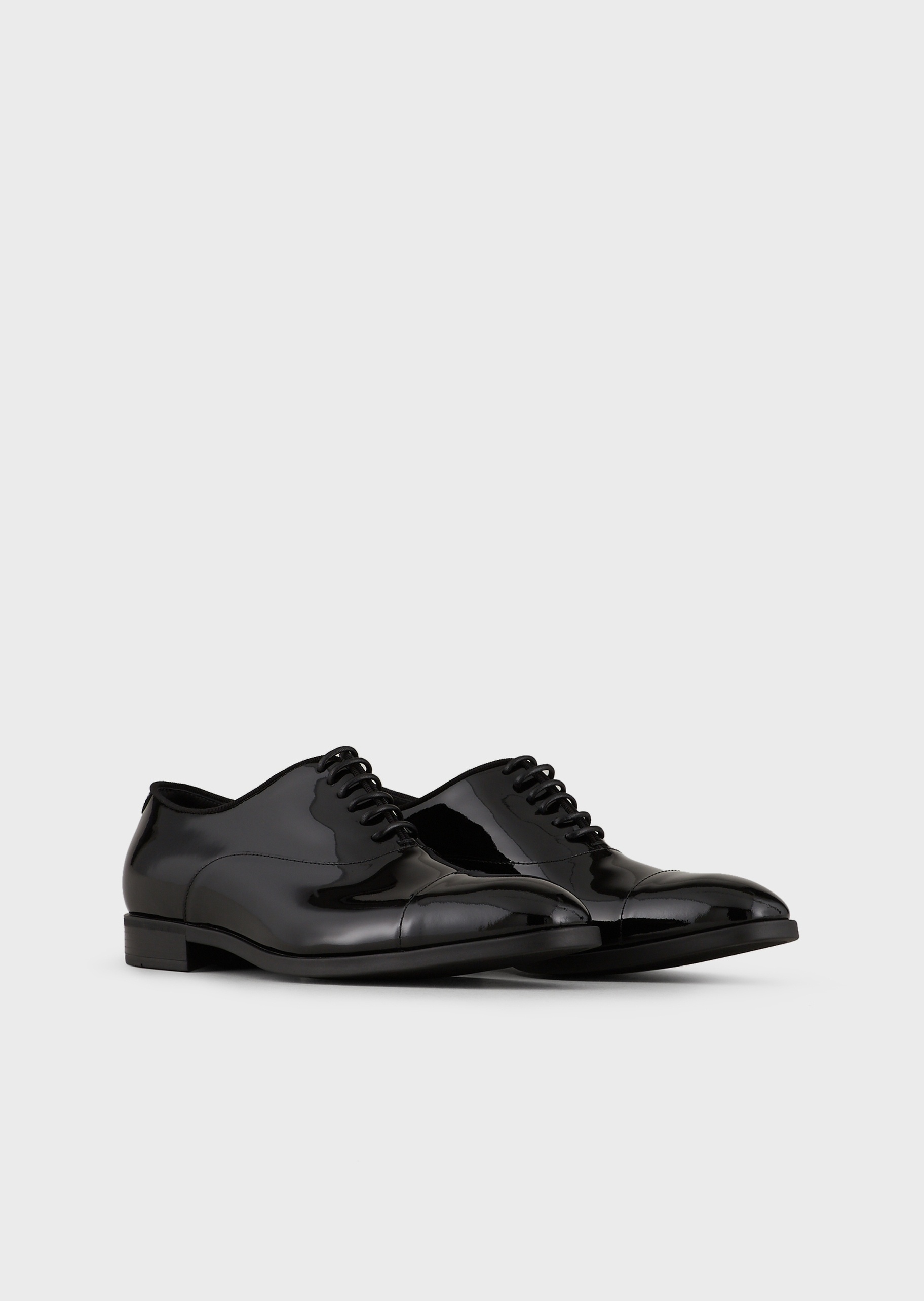 Emporio Armani 时髦漆皮经典正装鞋