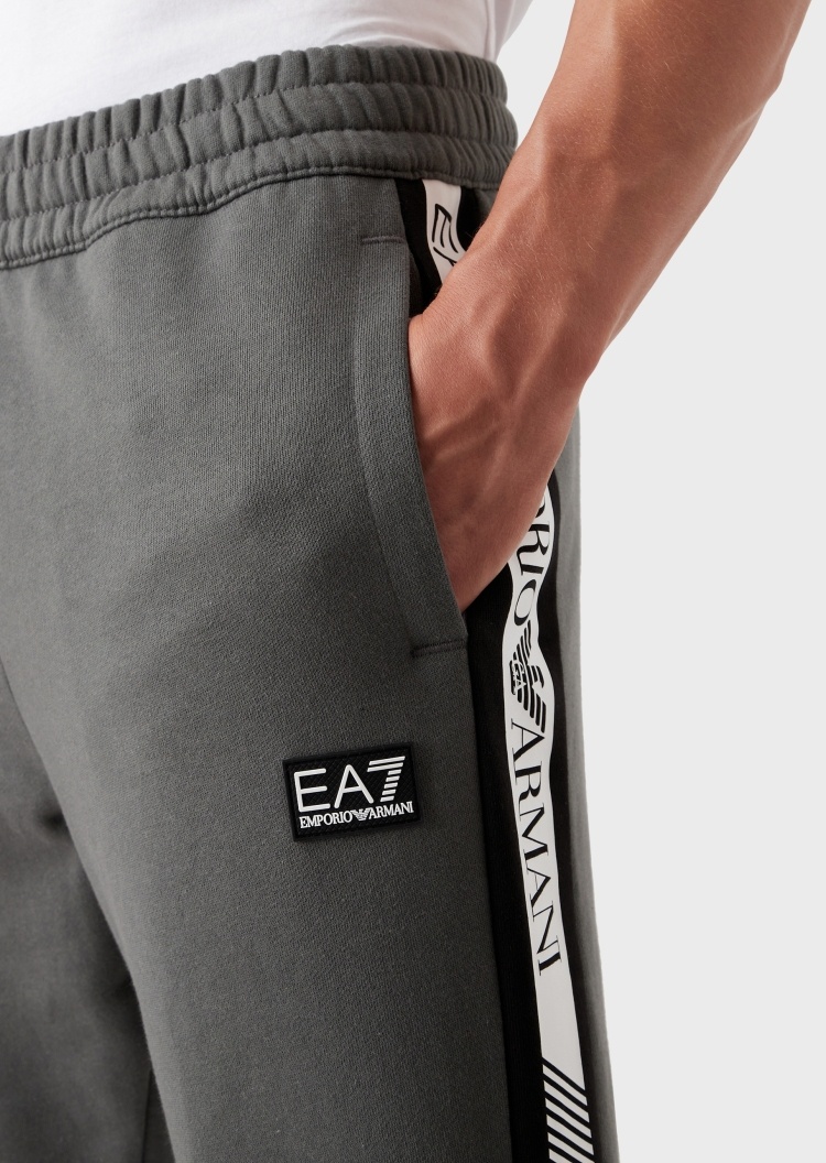 EA7 修身舒适撞色卫裤