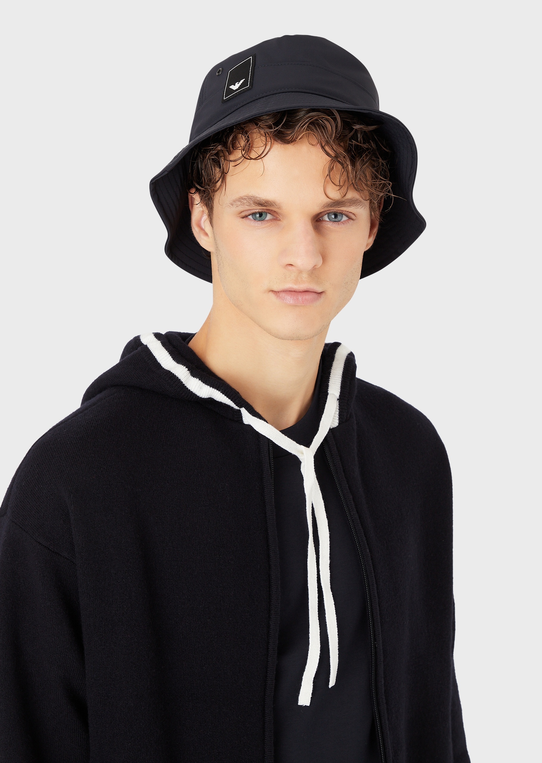 Emporio Armani 橡胶经典贴标渔夫帽