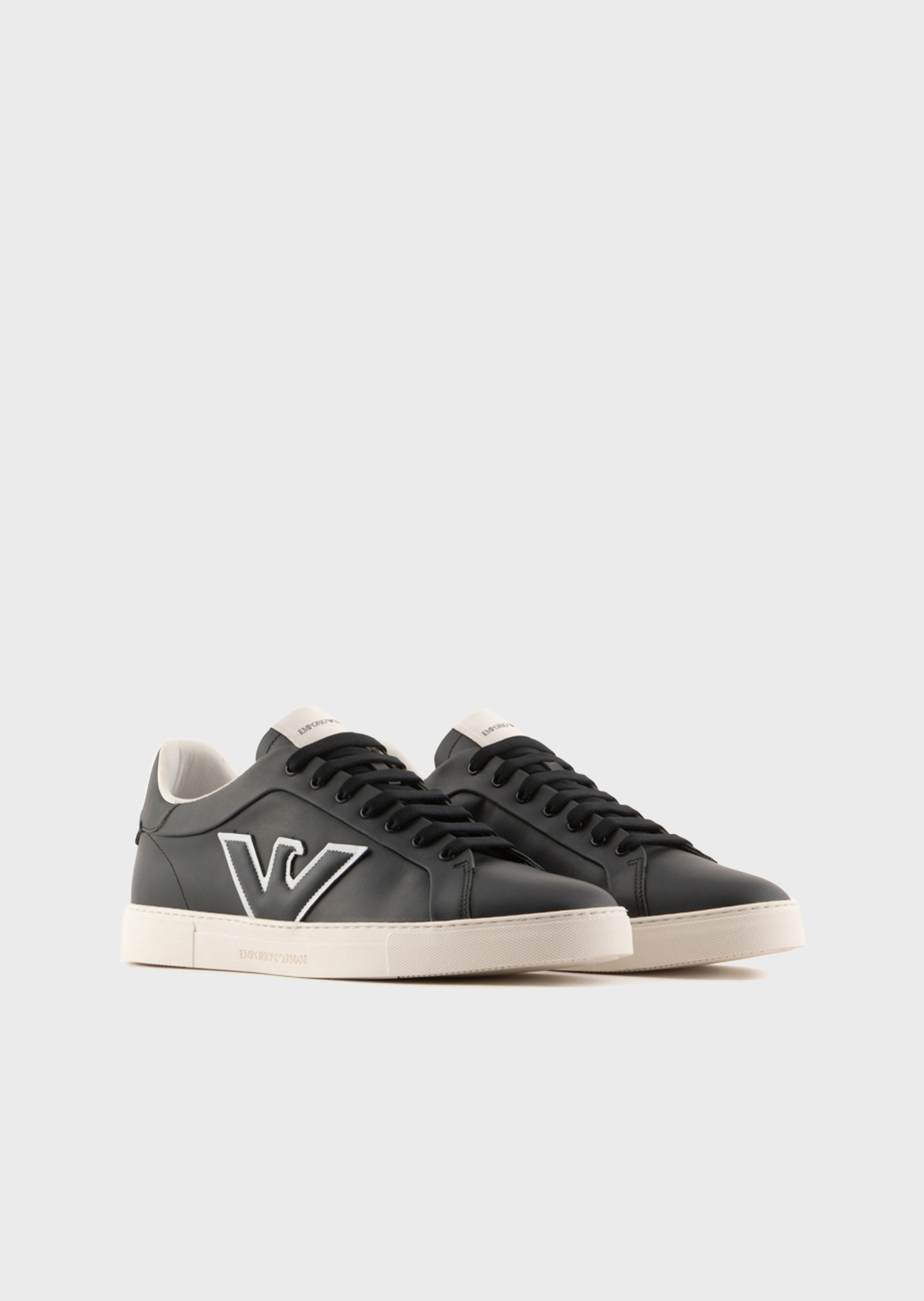 Emporio Armani 鹰标贴片皮革运动鞋