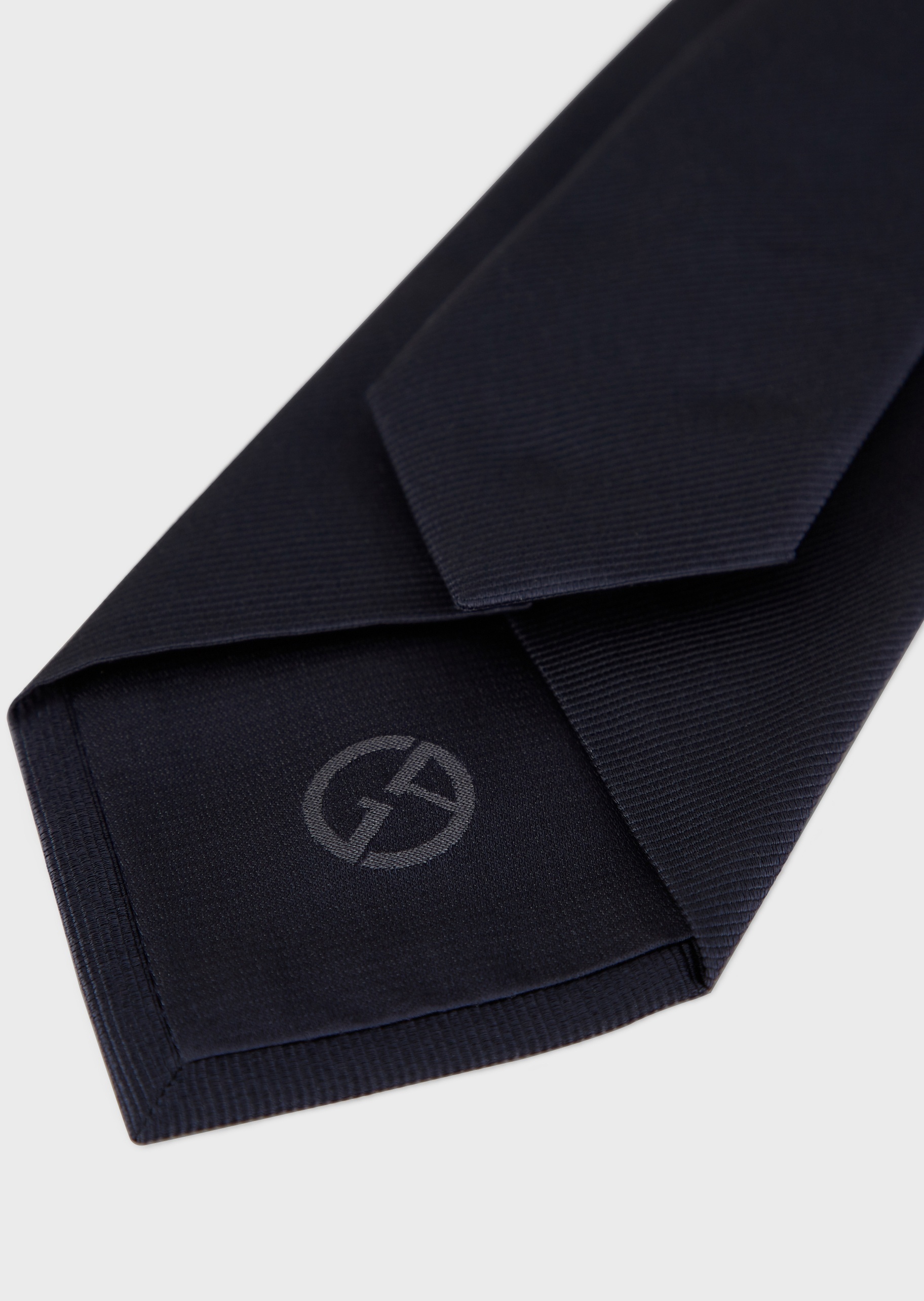 Giorgio Armani 男士桑蚕丝箭头型休闲商务纯色领带