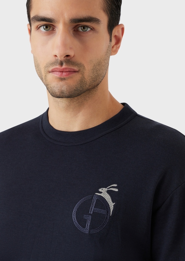 Giorgio Armani 玉兔刺绣落肩T恤