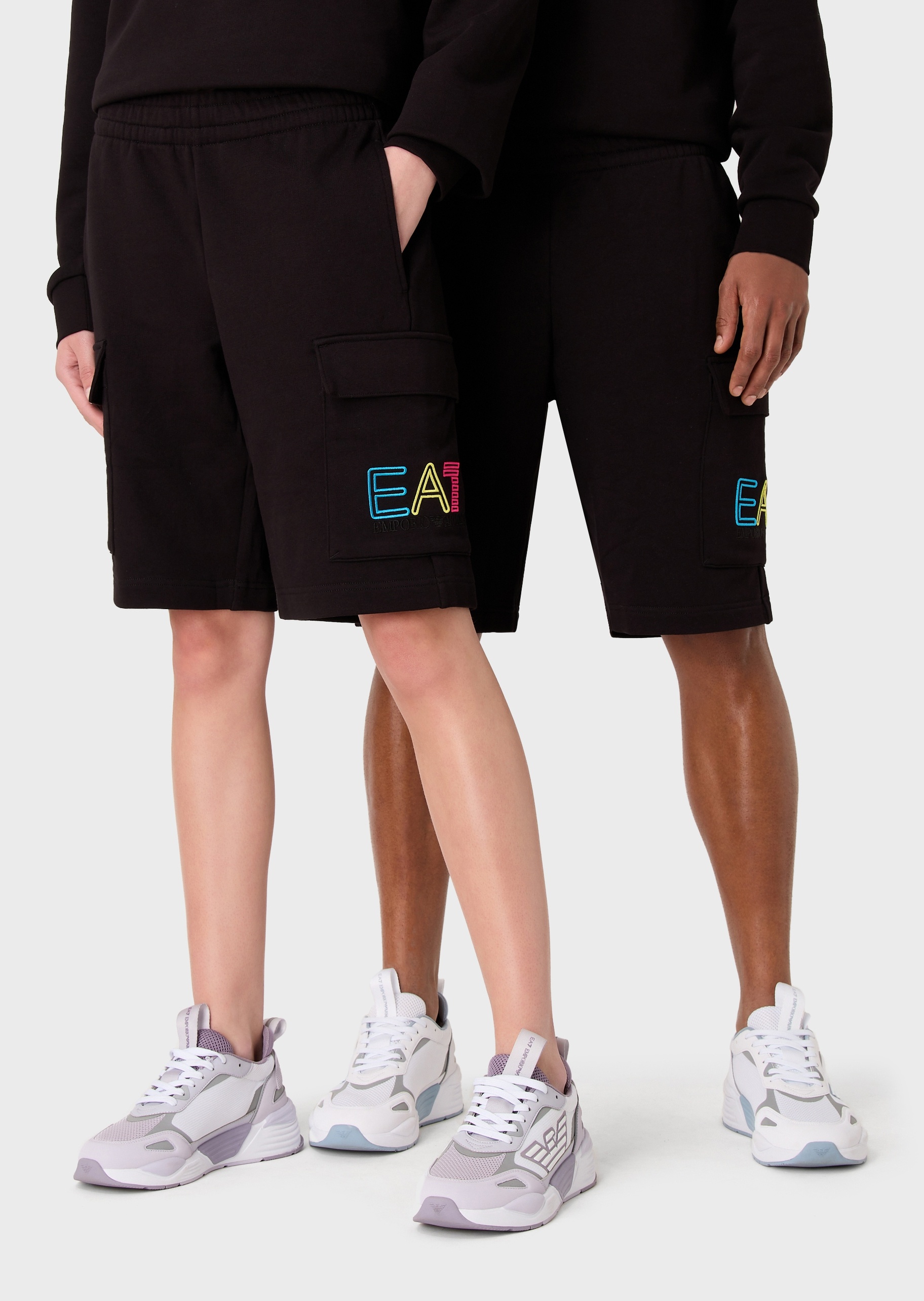 EA7 松紧裤腰彩标廓形短裤