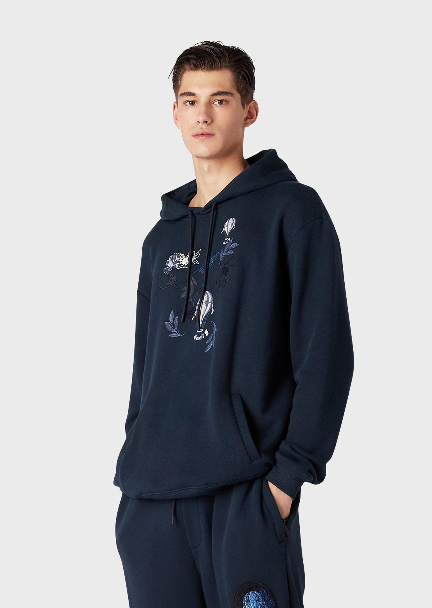 Emporio Armani 印花刺绣斜纹连帽卫衣