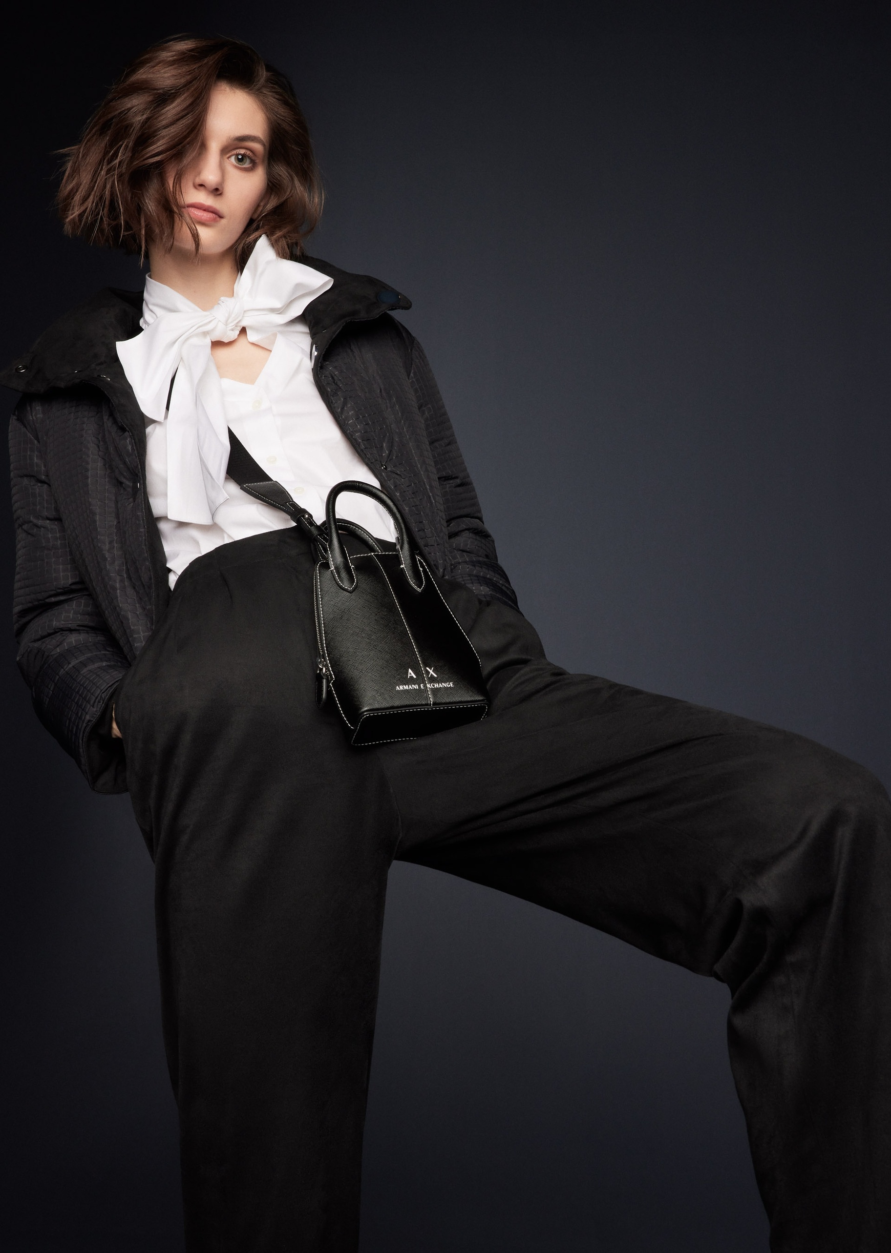 ARMANI EXCHANGE 女士系带V领棉质纯色衬衫