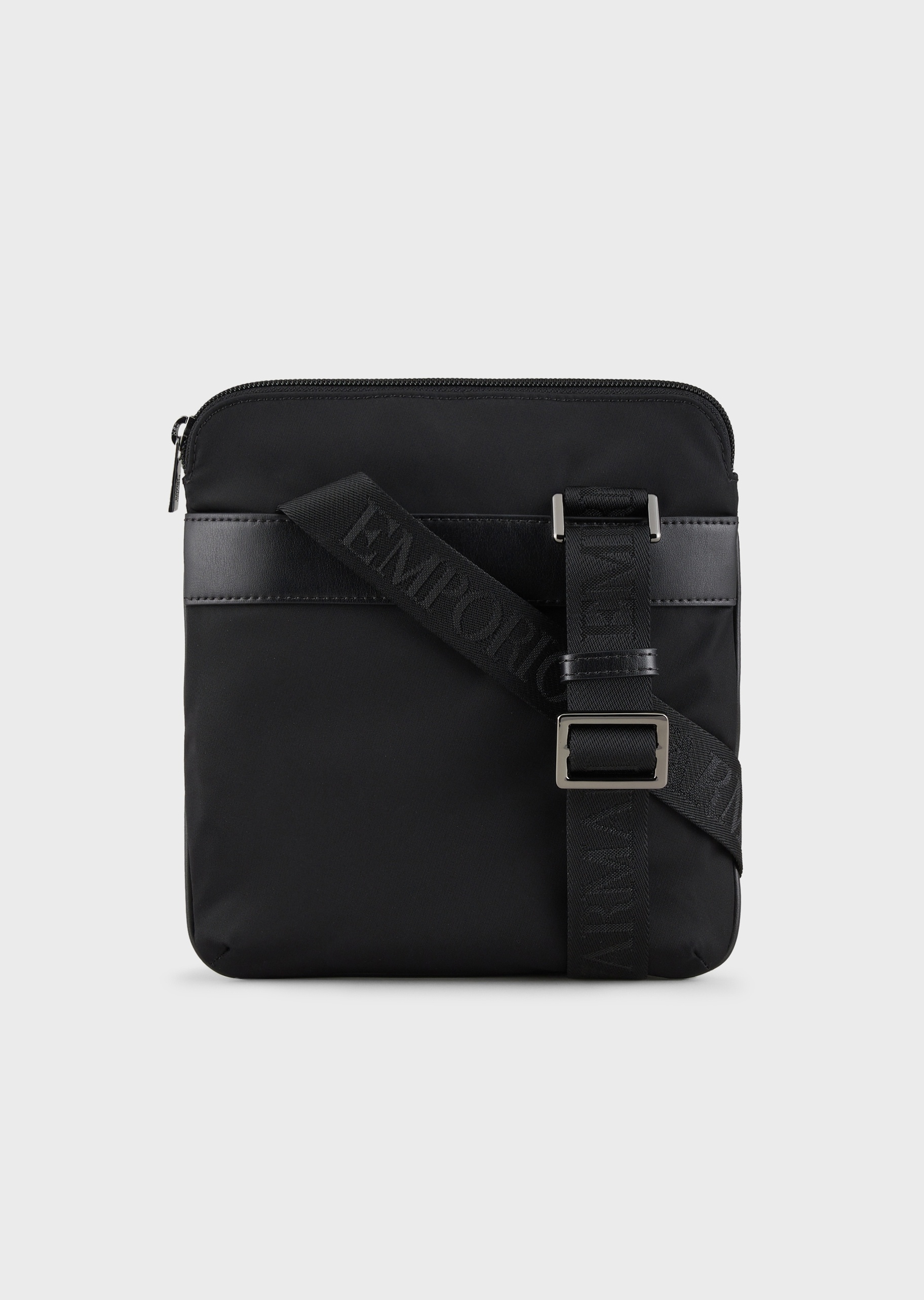 Emporio Armani 男士金属鹰标扁平单肩包