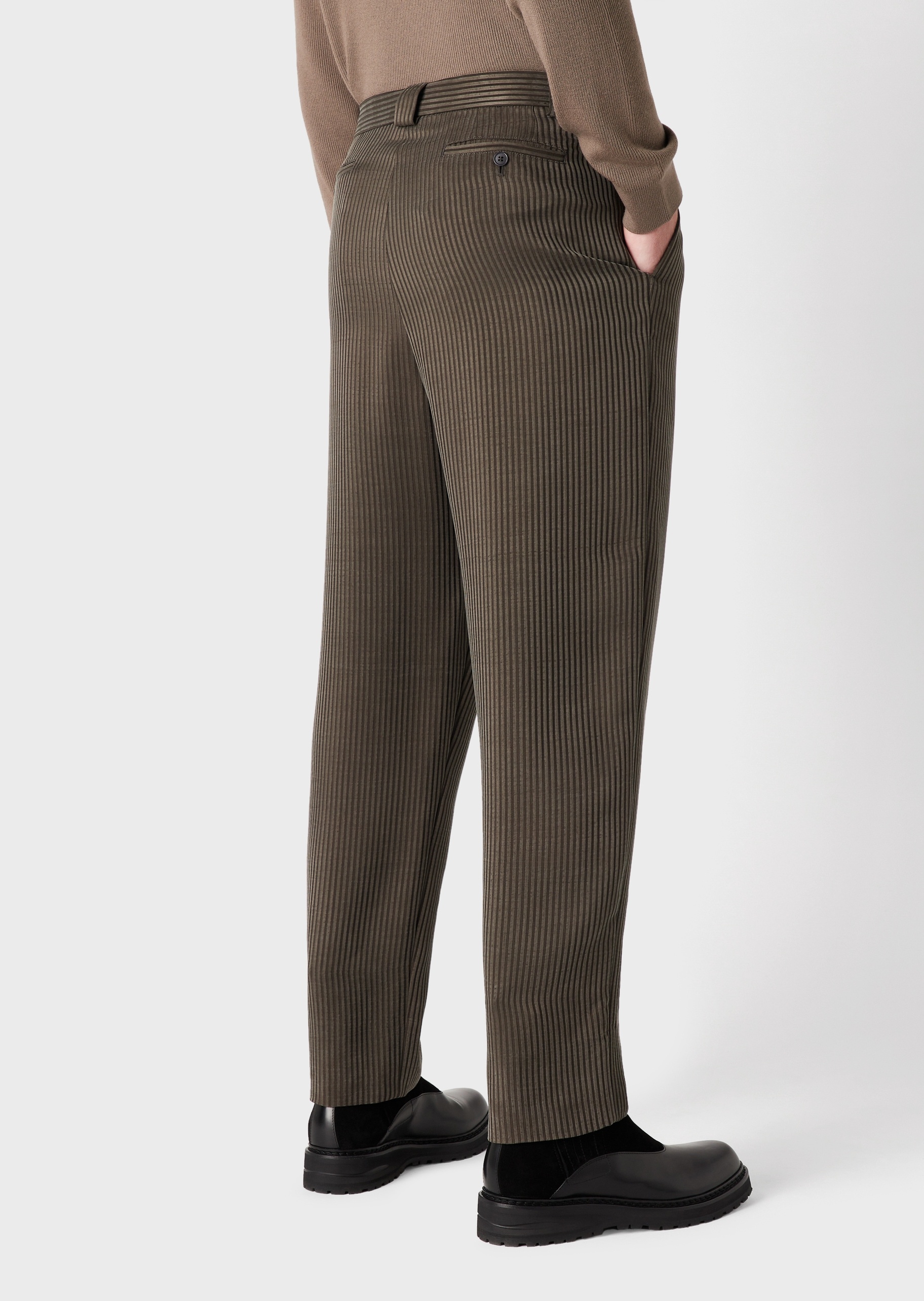 Giorgio Armani 男士复古半活褶宽松直筒细条纹休闲裤