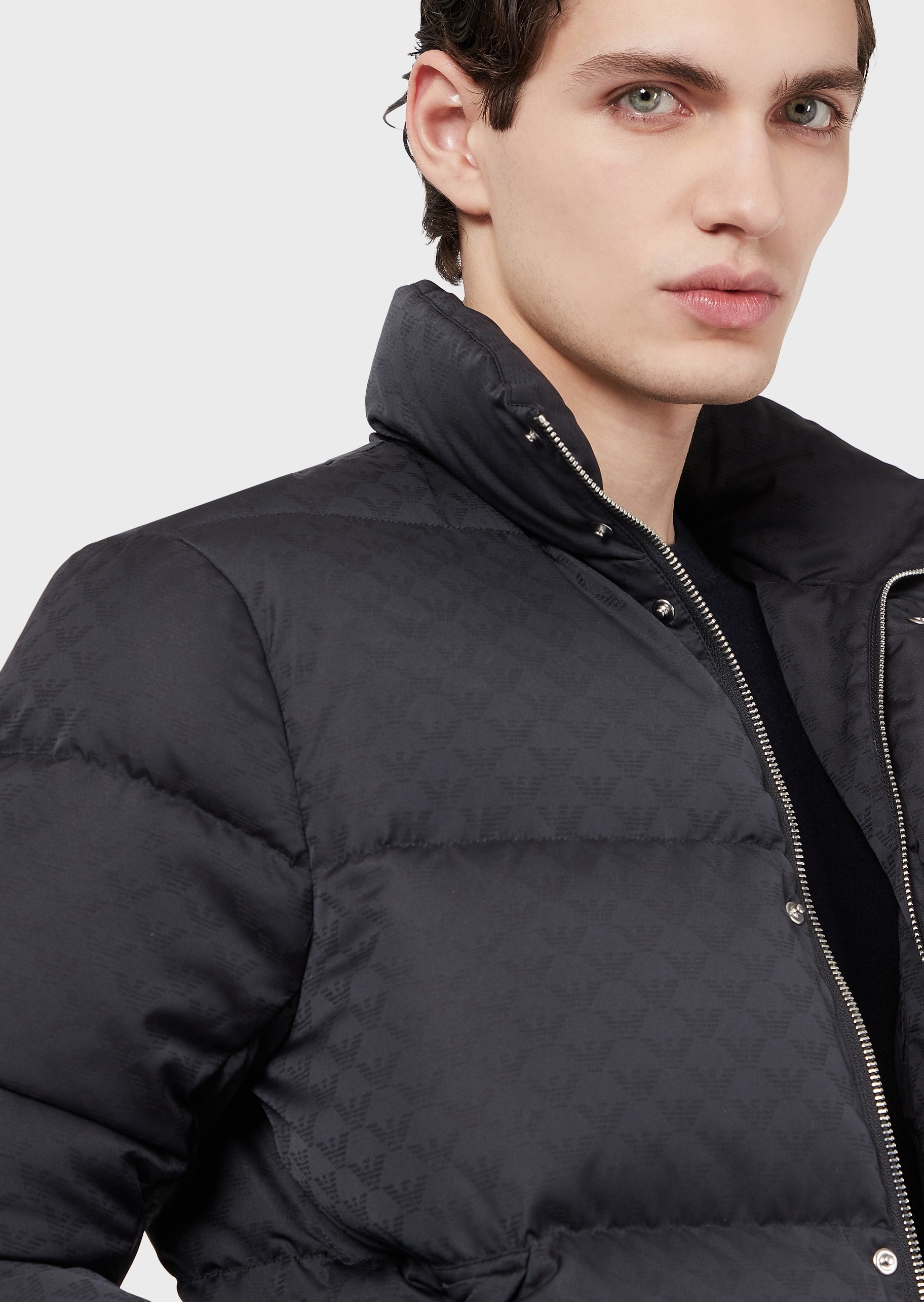 Emporio Armani 通体提花保暖羽绒服
