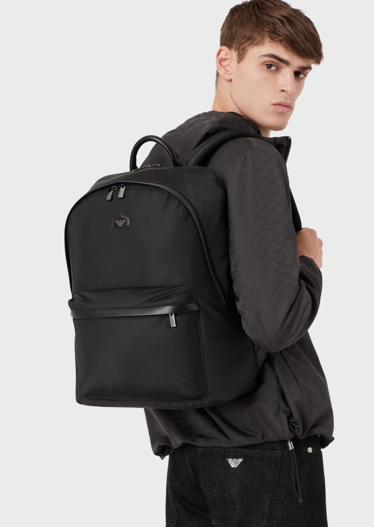 Emporio Armani 抽绳连帽棉服外套