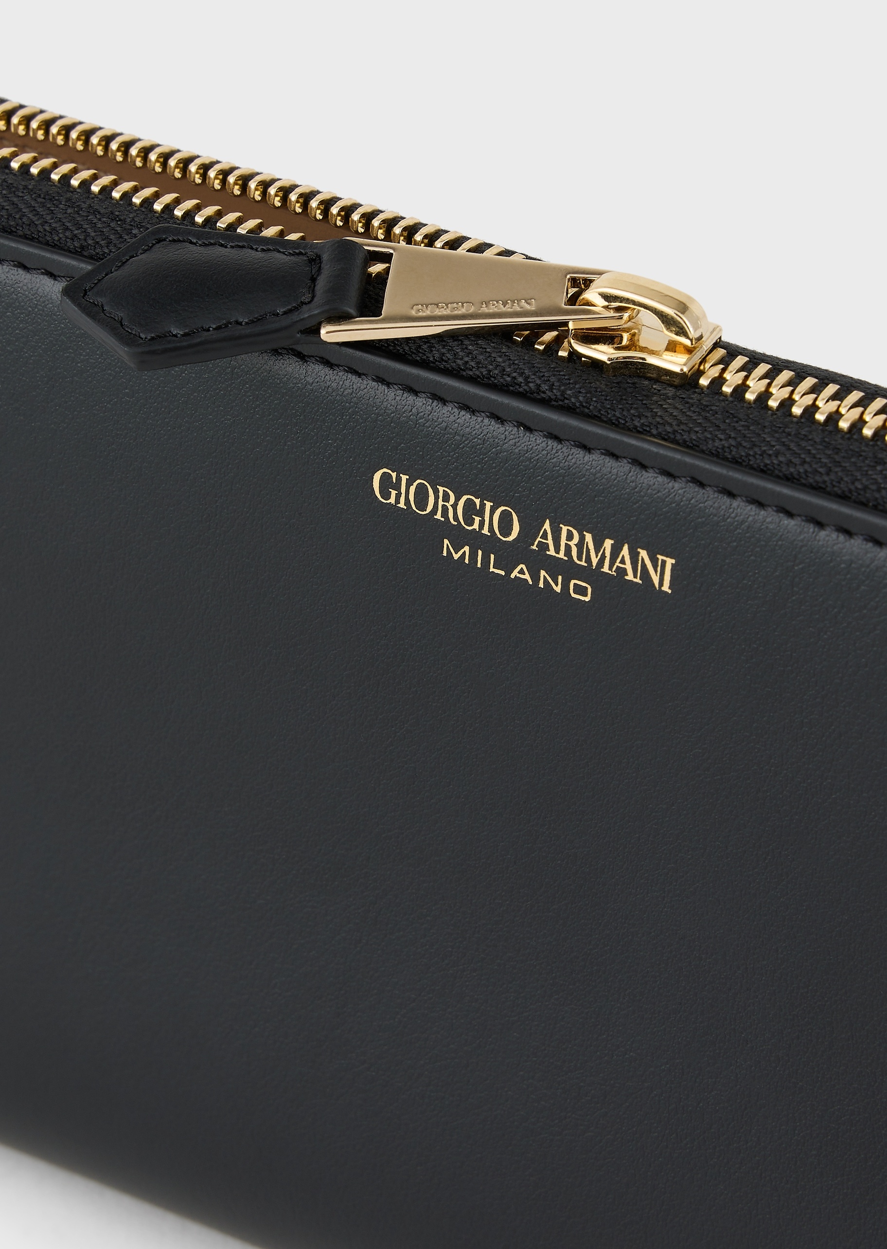 Giorgio Armani La Prima女士牛皮革长款手拿钱包