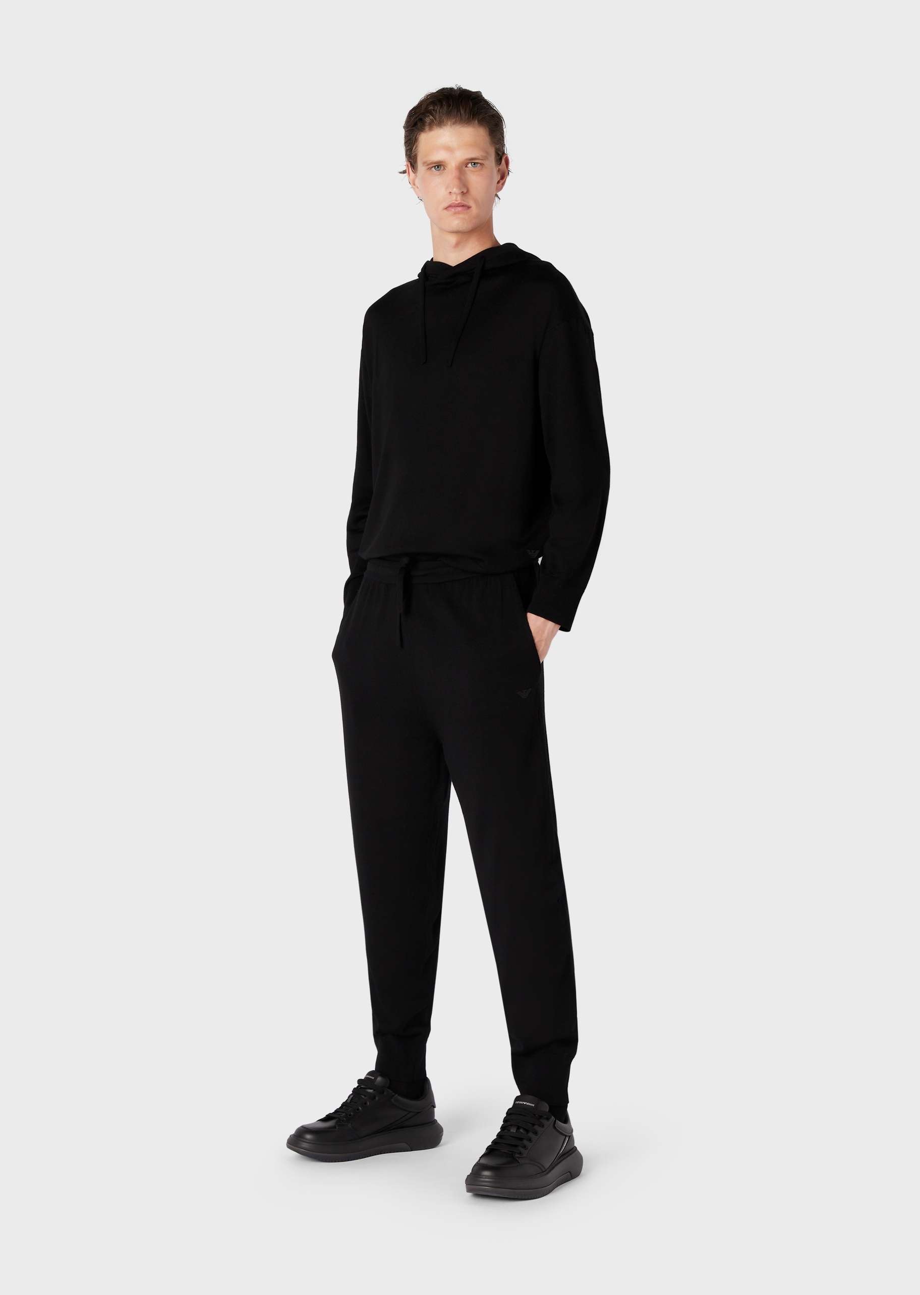 Emporio Armani 纯色连帽卫衣卫裤套装