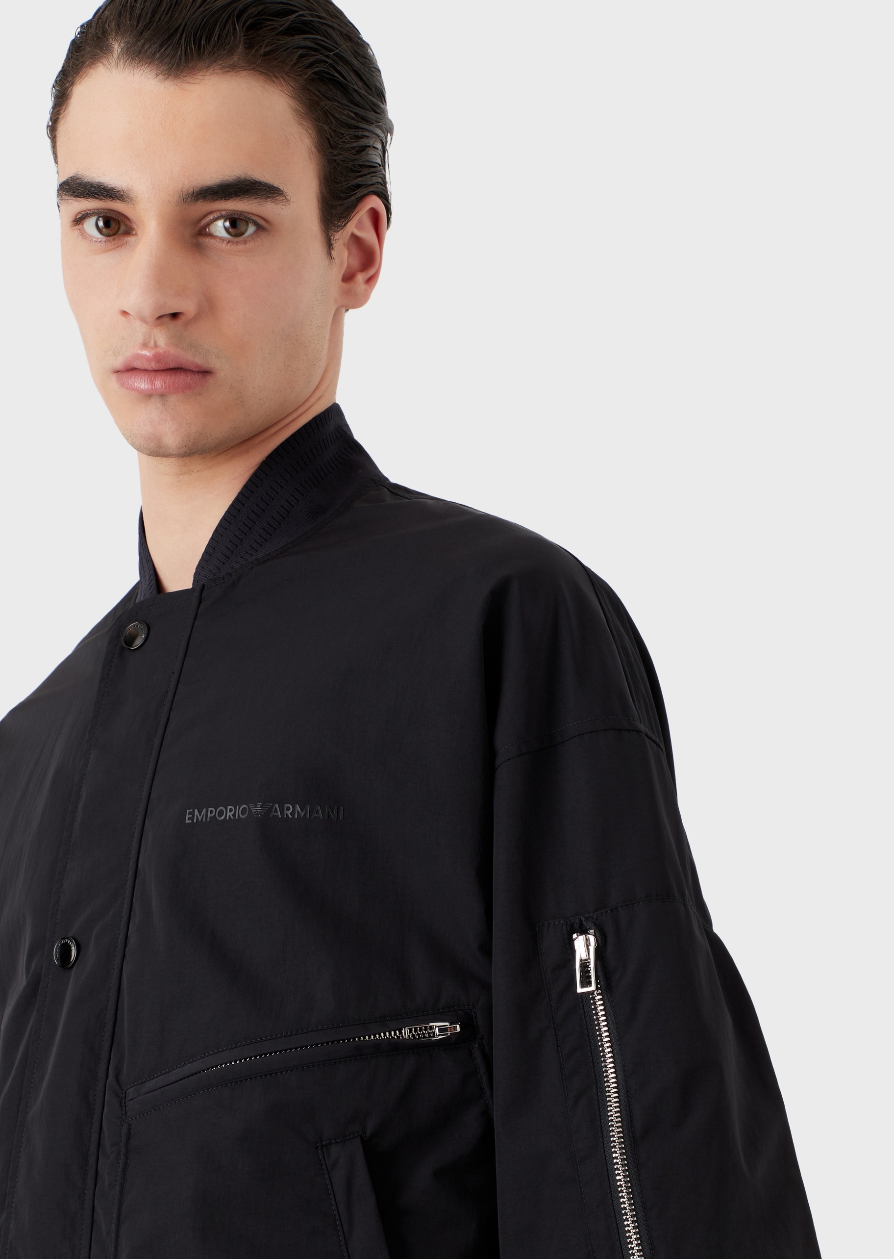 Emporio Armani 轻盈棒球领短外套