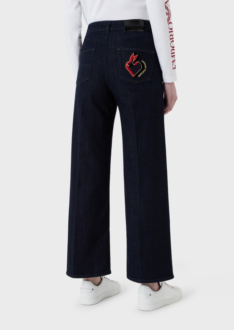 Emporio Armani 微喇阔腿刺绣牛仔裤