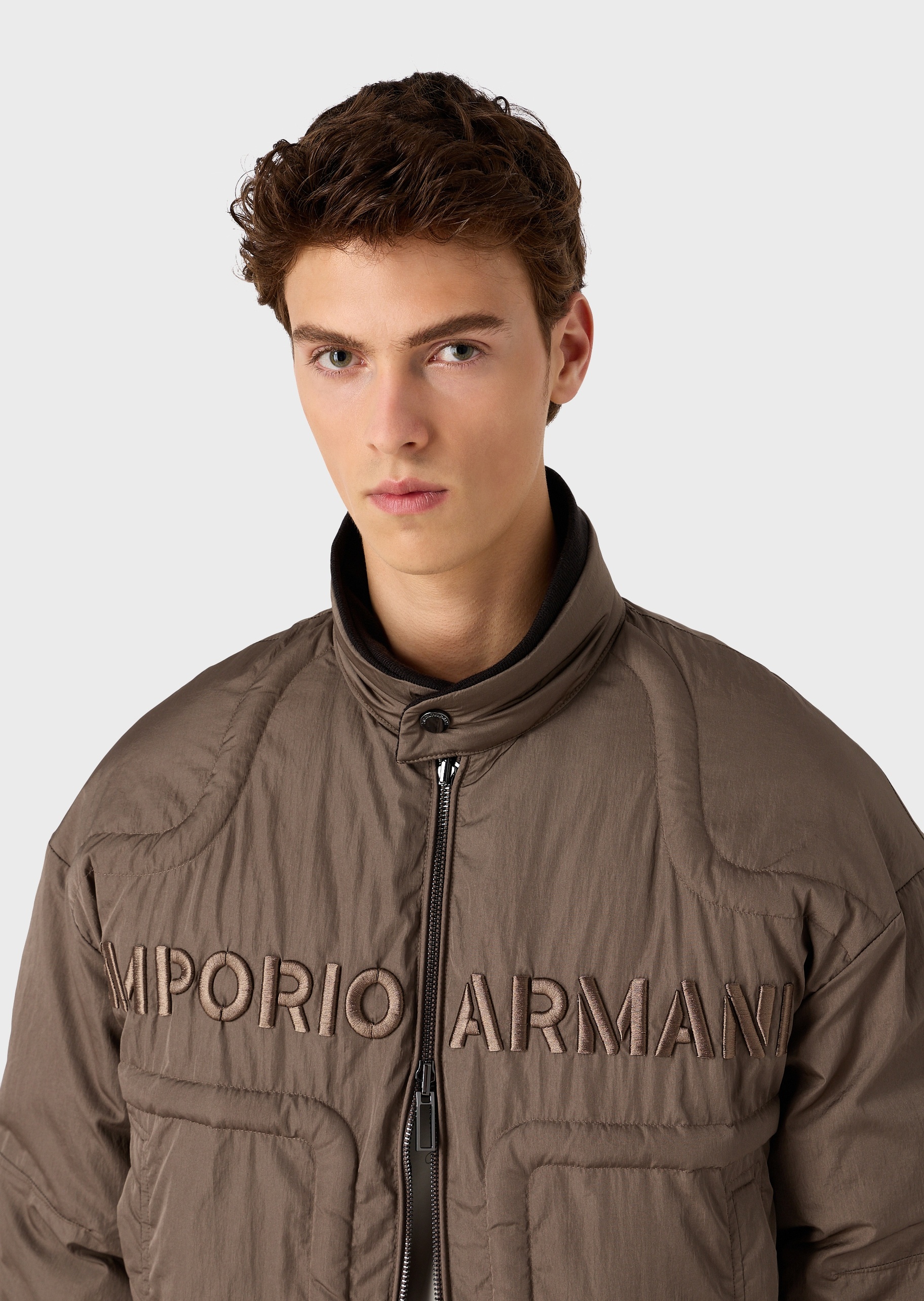 Emporio Armani 男士合身长袖短款立领落肩双面穿羽绒服