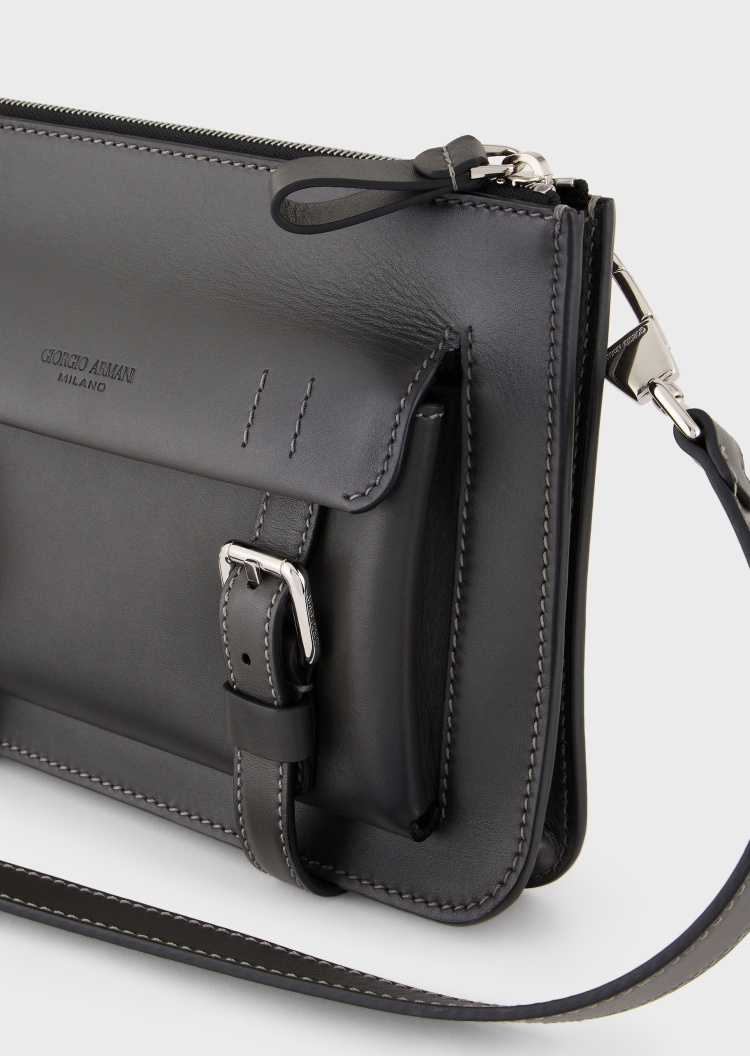 Giorgio Armani 翻盖外袋皮革斜挎包