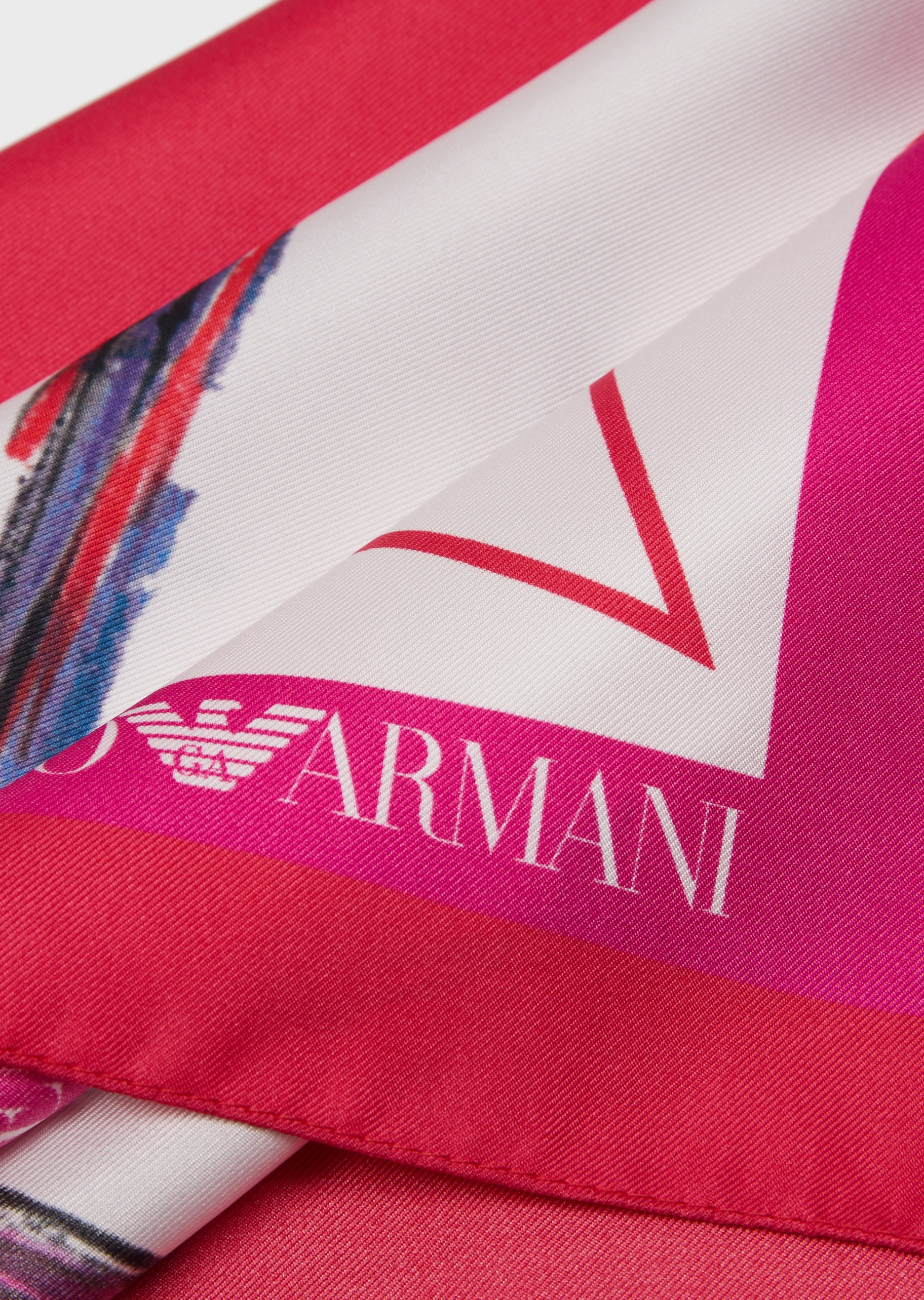 Emporio Armani 涂鸦印花真丝丝巾