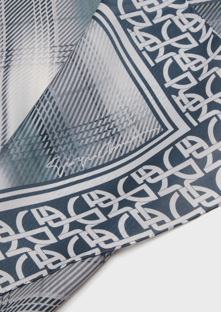 Giorgio Armani 几何印花真丝丝巾
