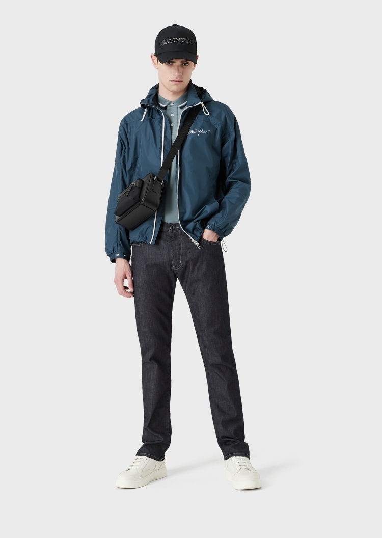Emporio Armani 潮流时尚直筒牛仔裤