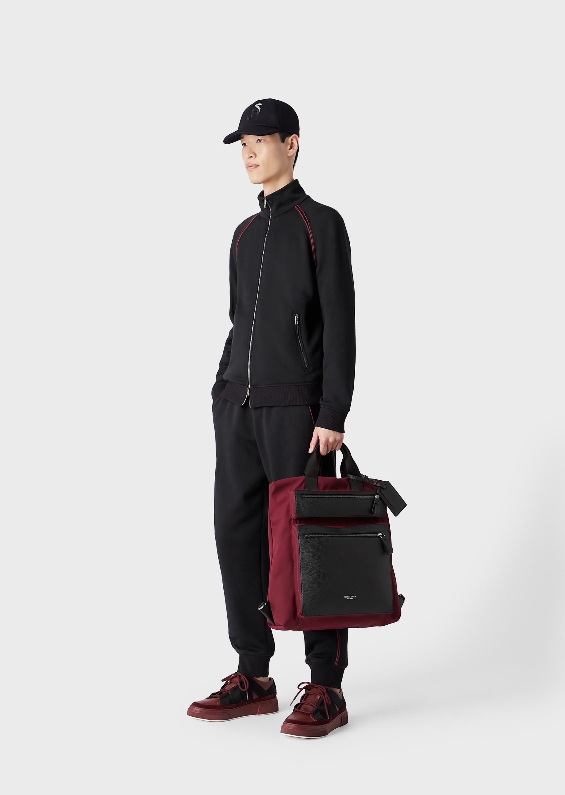 Giorgio Armani 玉兔刺绣落肩T恤