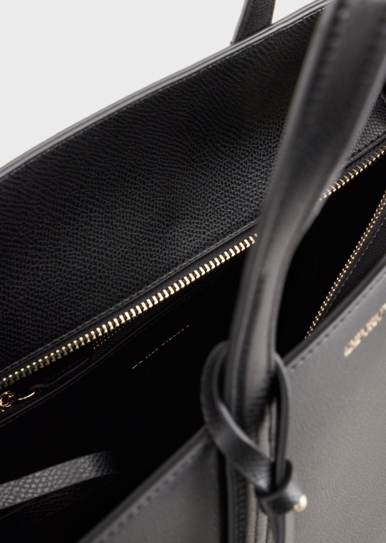 Emporio Armani 精美LOGO挂件托特包