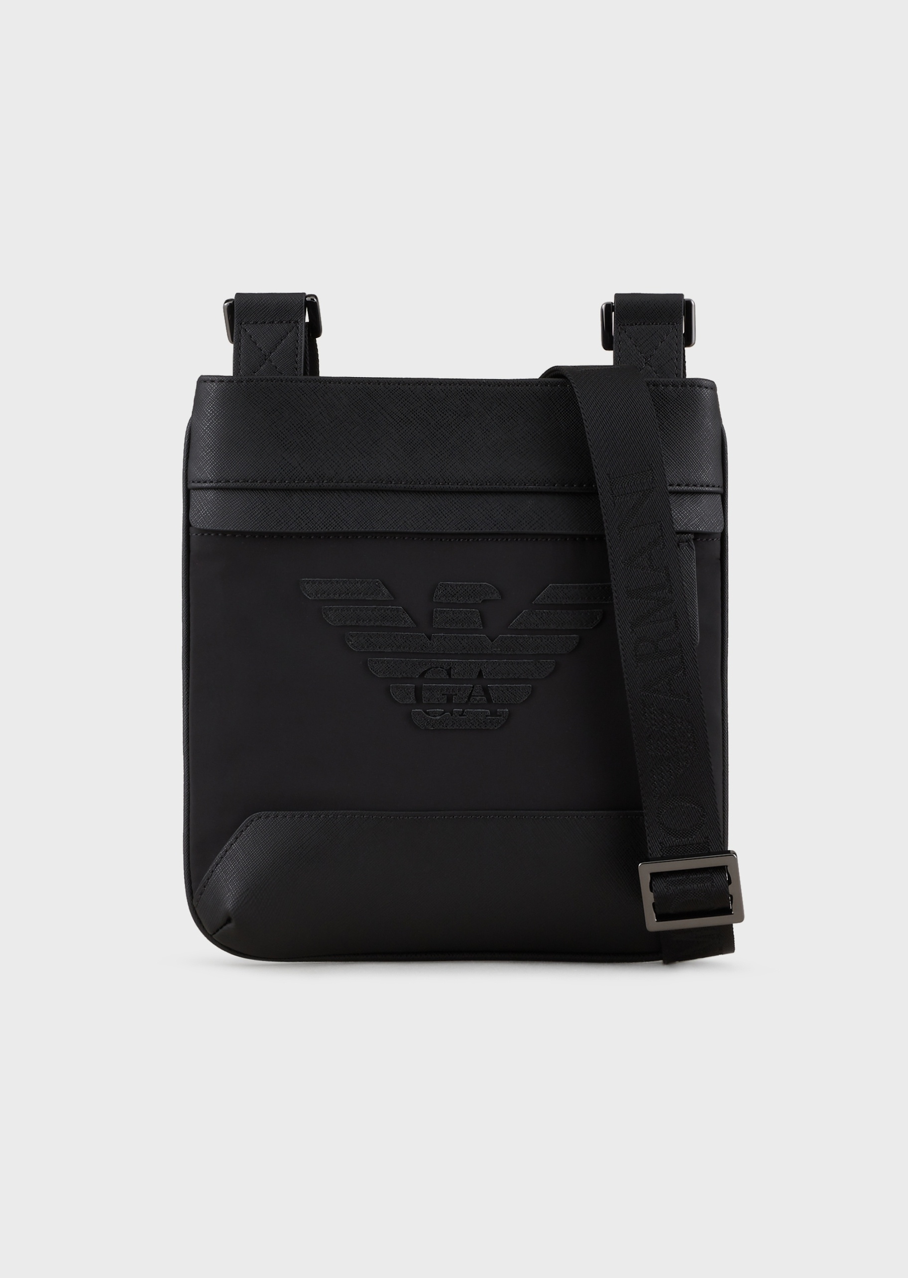 Emporio Armani 大鹰标十字纹邮差包