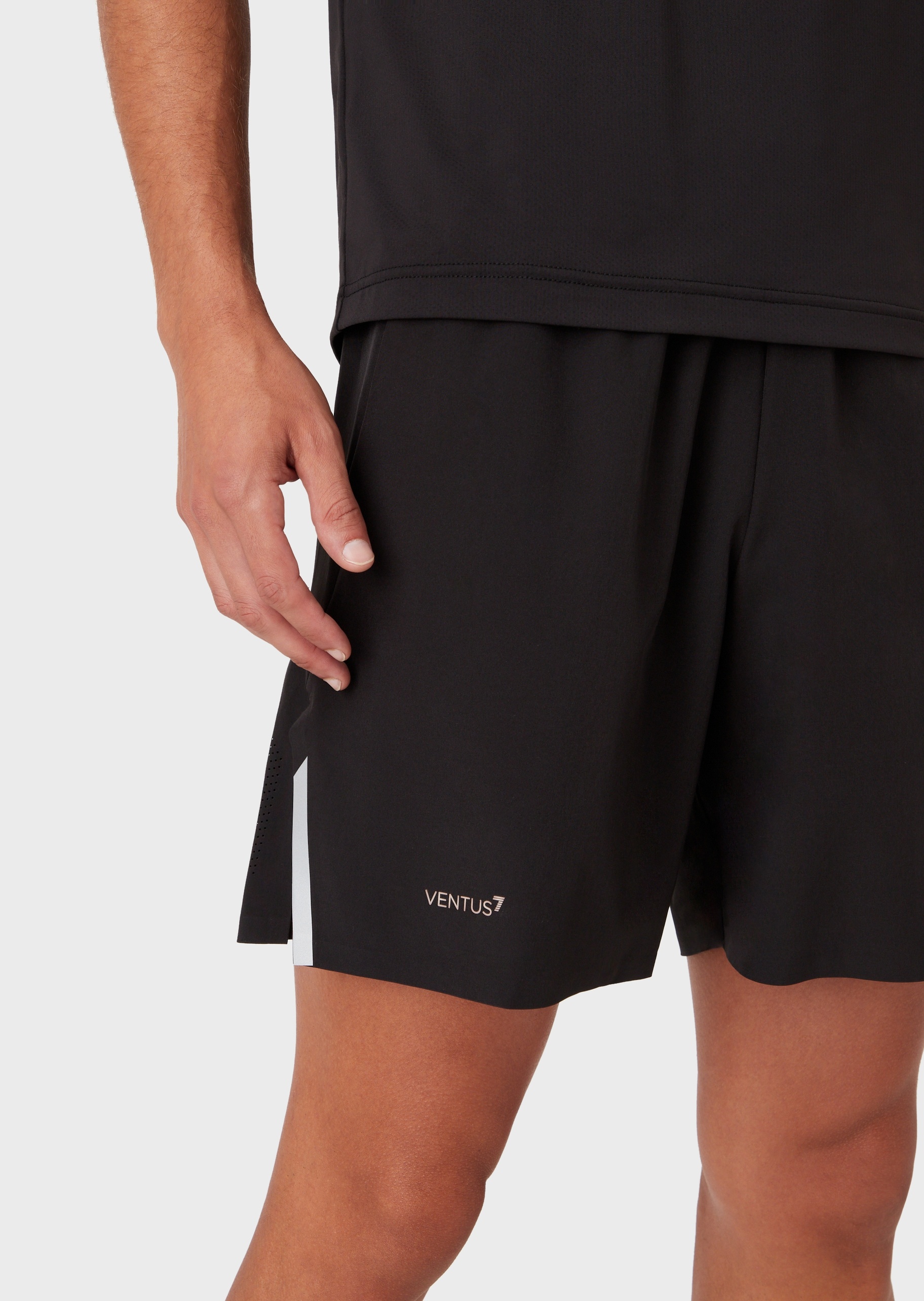 EA7 男士VENTUS 7宽松直筒网球运动短裤