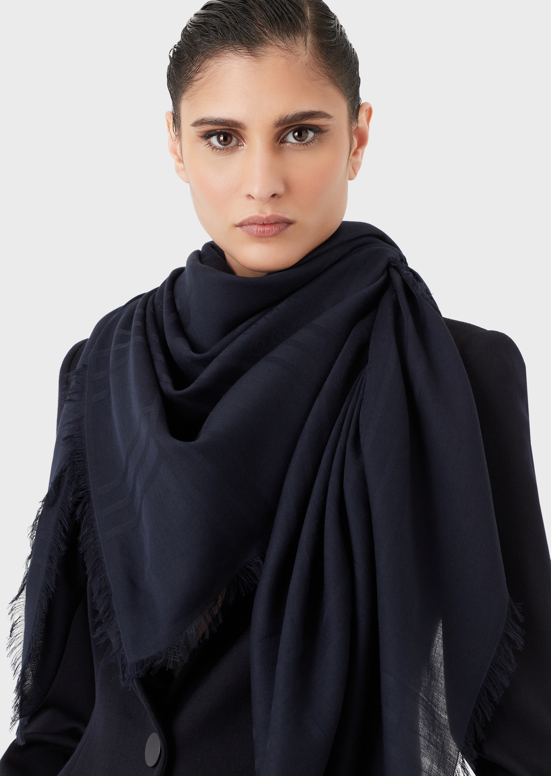 Giorgio Armani 女士通体提花全棉大号纯色流苏丝巾
