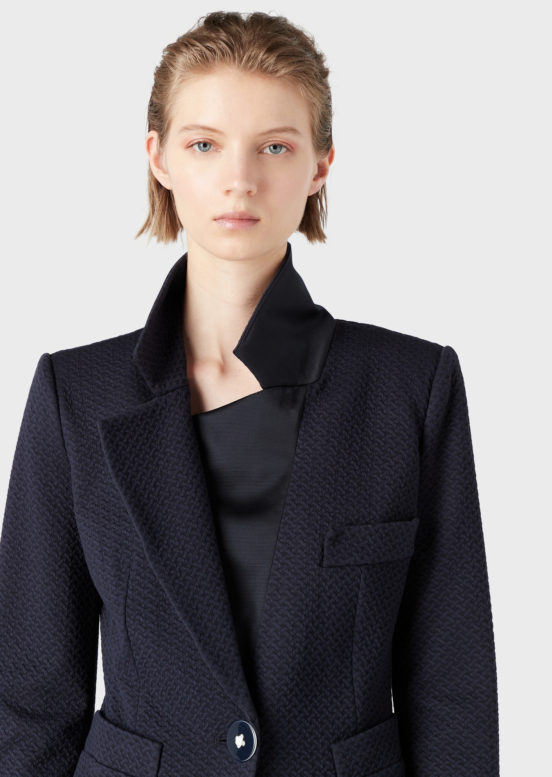 Emporio Armani 单粒扣短款西装外套