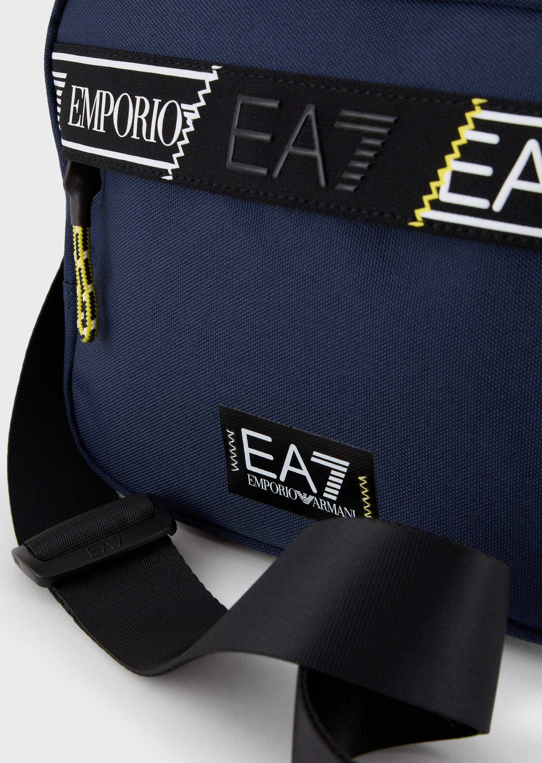 EA7 重复标识拉链方形腰包