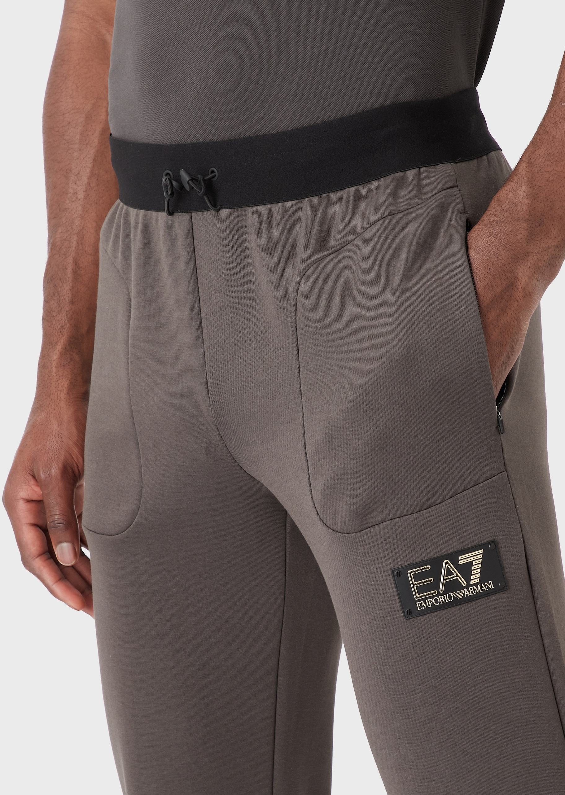 EA7 金色标识慢跑卫裤