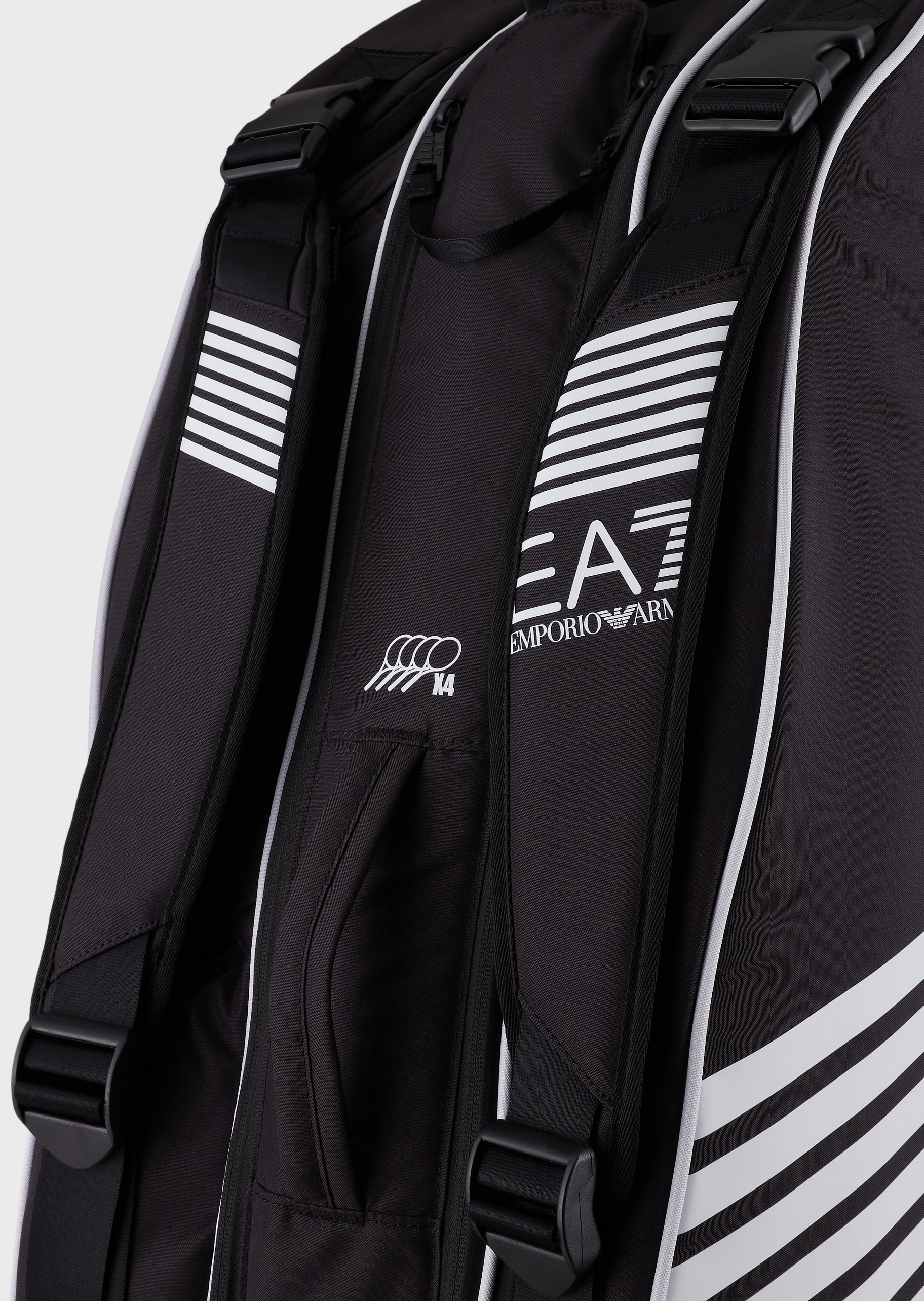EA7 多隔层双肩网球健身包
