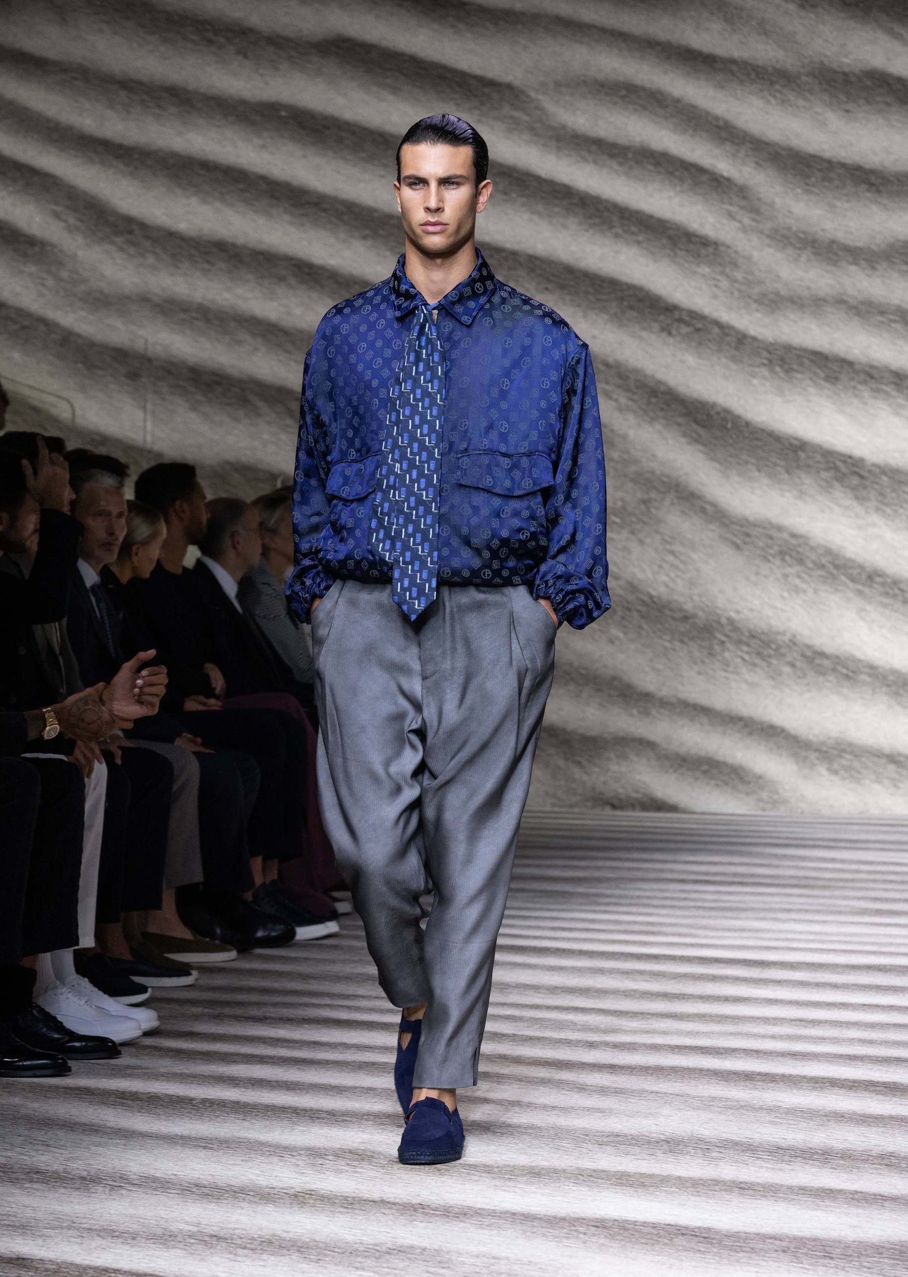 Giorgio Armani 通体标识提花翻领夹克