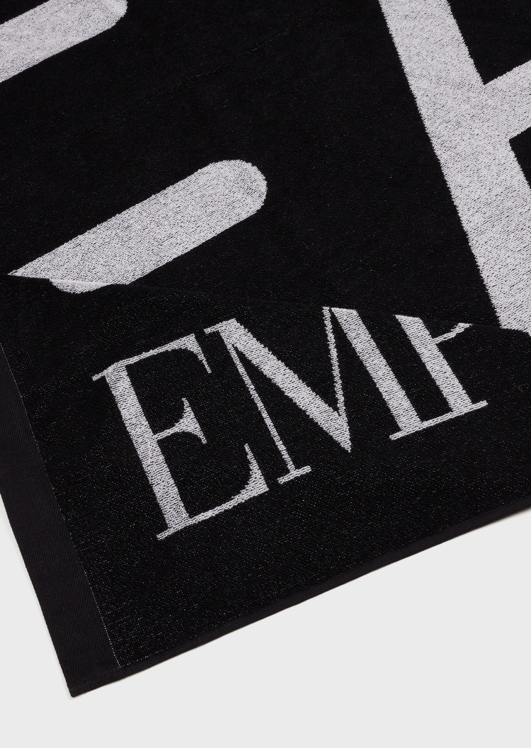 EA7 标识印花运动浴巾