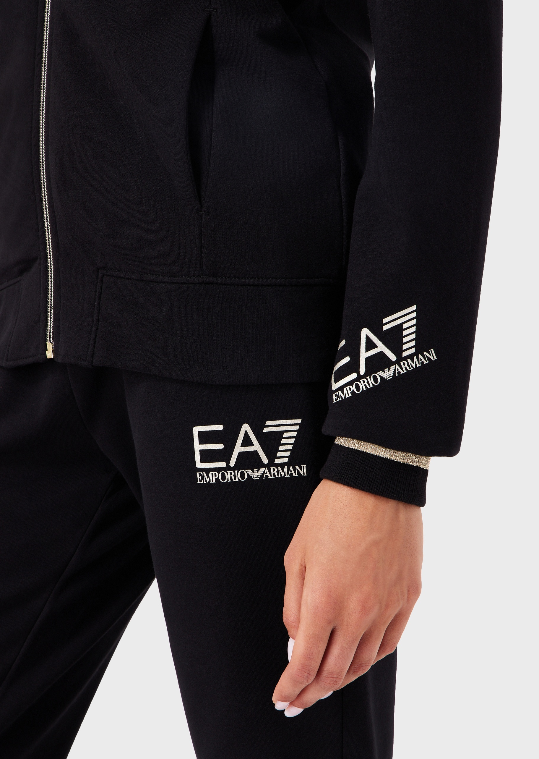 EA7 女士纯棉微弹立领开衫束脚长裤健身运动套装