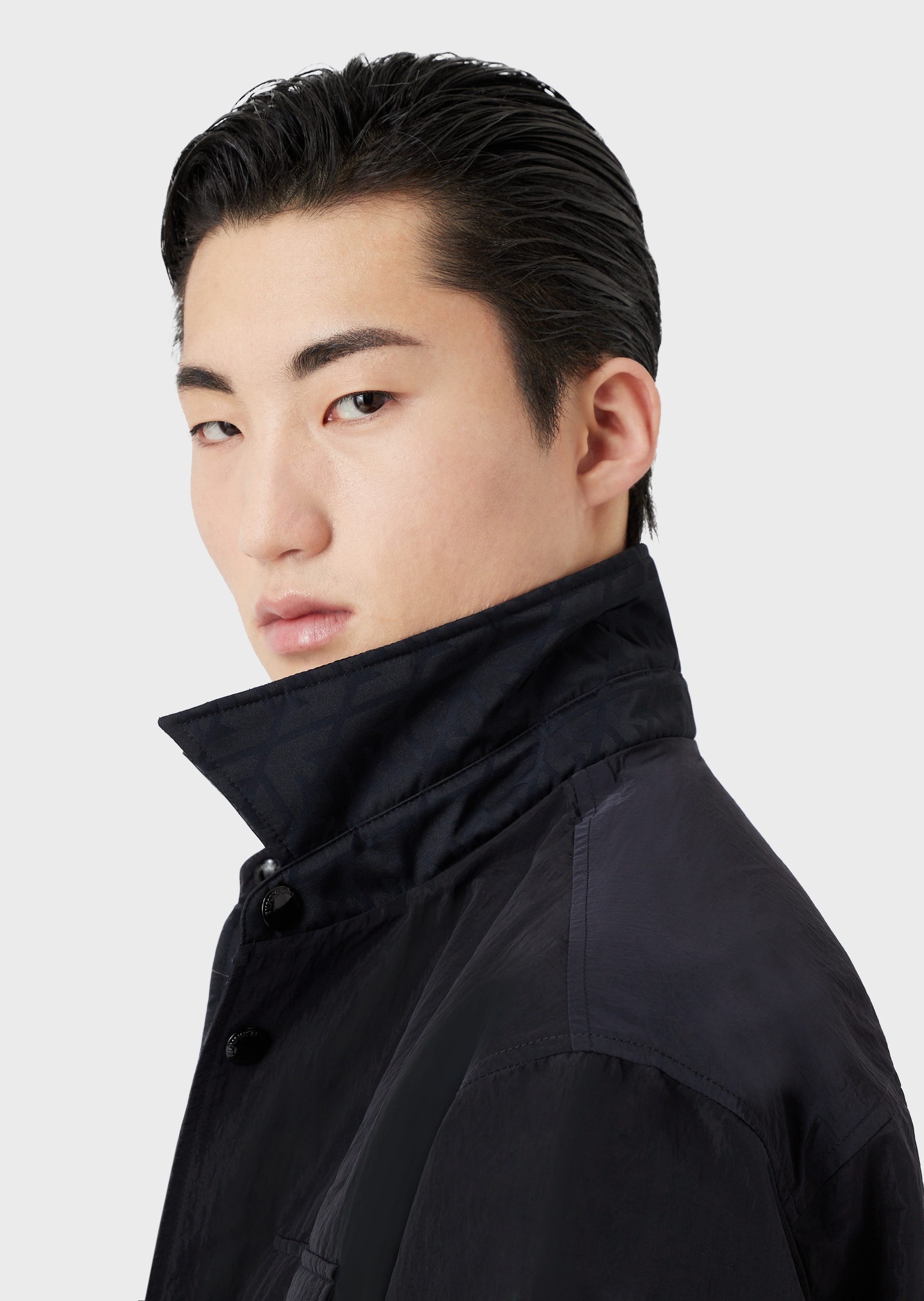 Emporio Armani 通体纹理连帽夹克