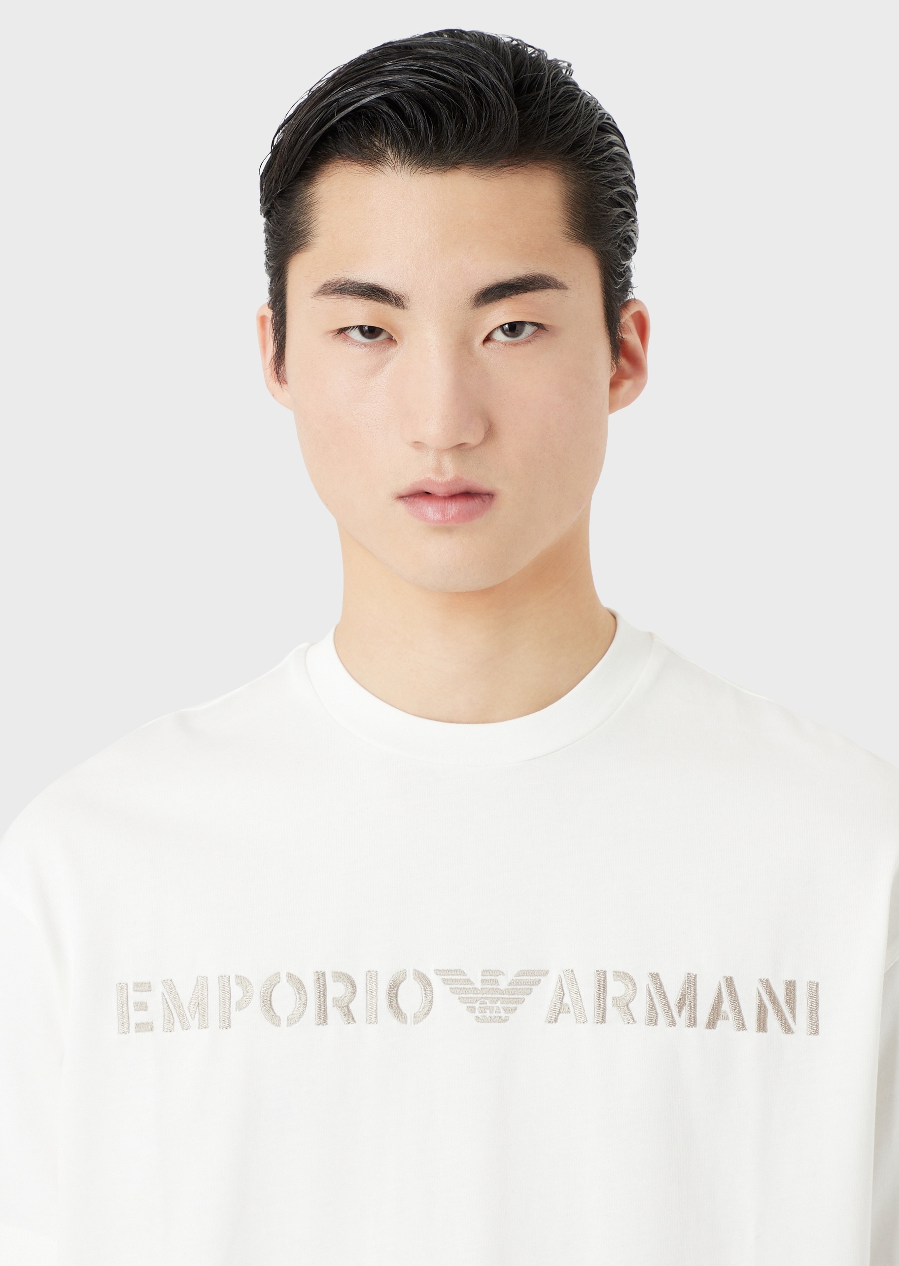 Emporio Armani 撞色绣标圆领T恤