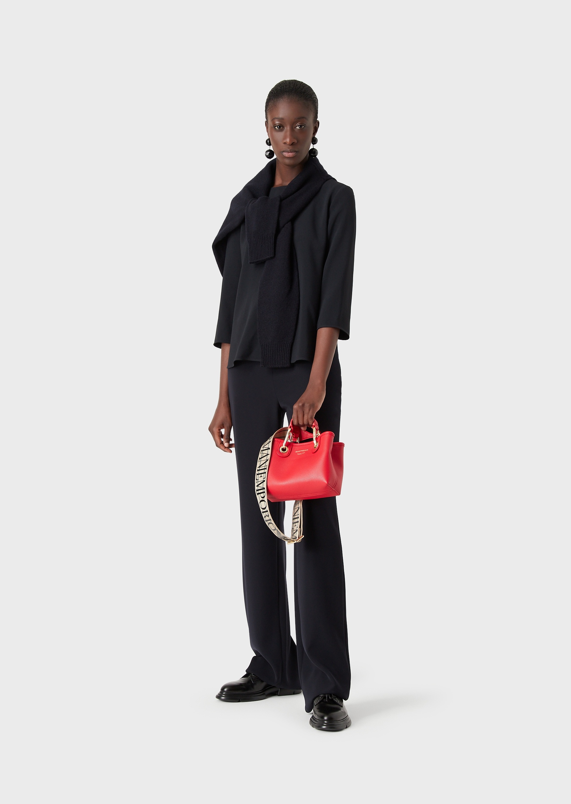 Emporio Armani 女士船领七分袖后拉链衬衫