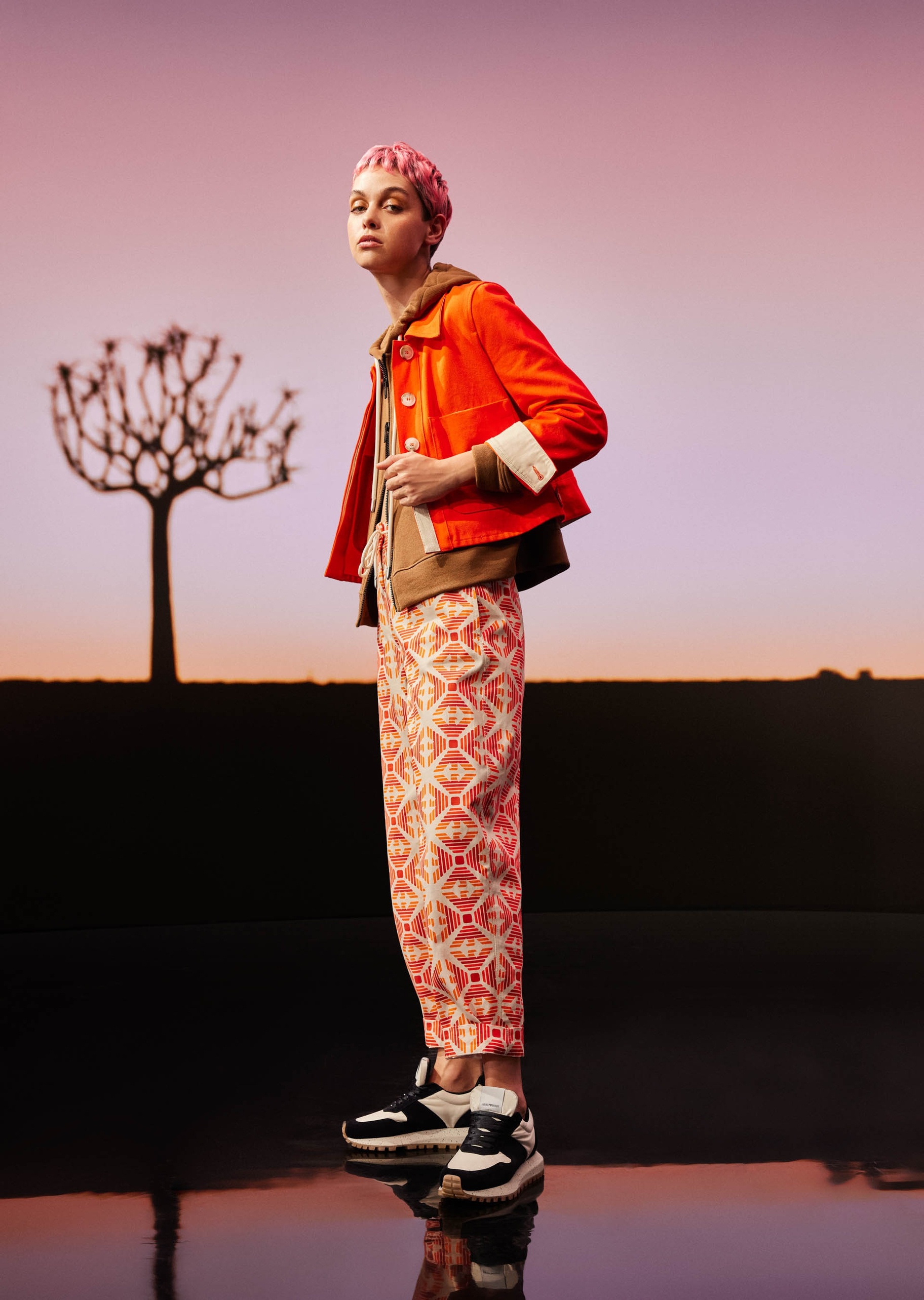 Emporio Armani 创意刺绣连帽拉链卫衣
