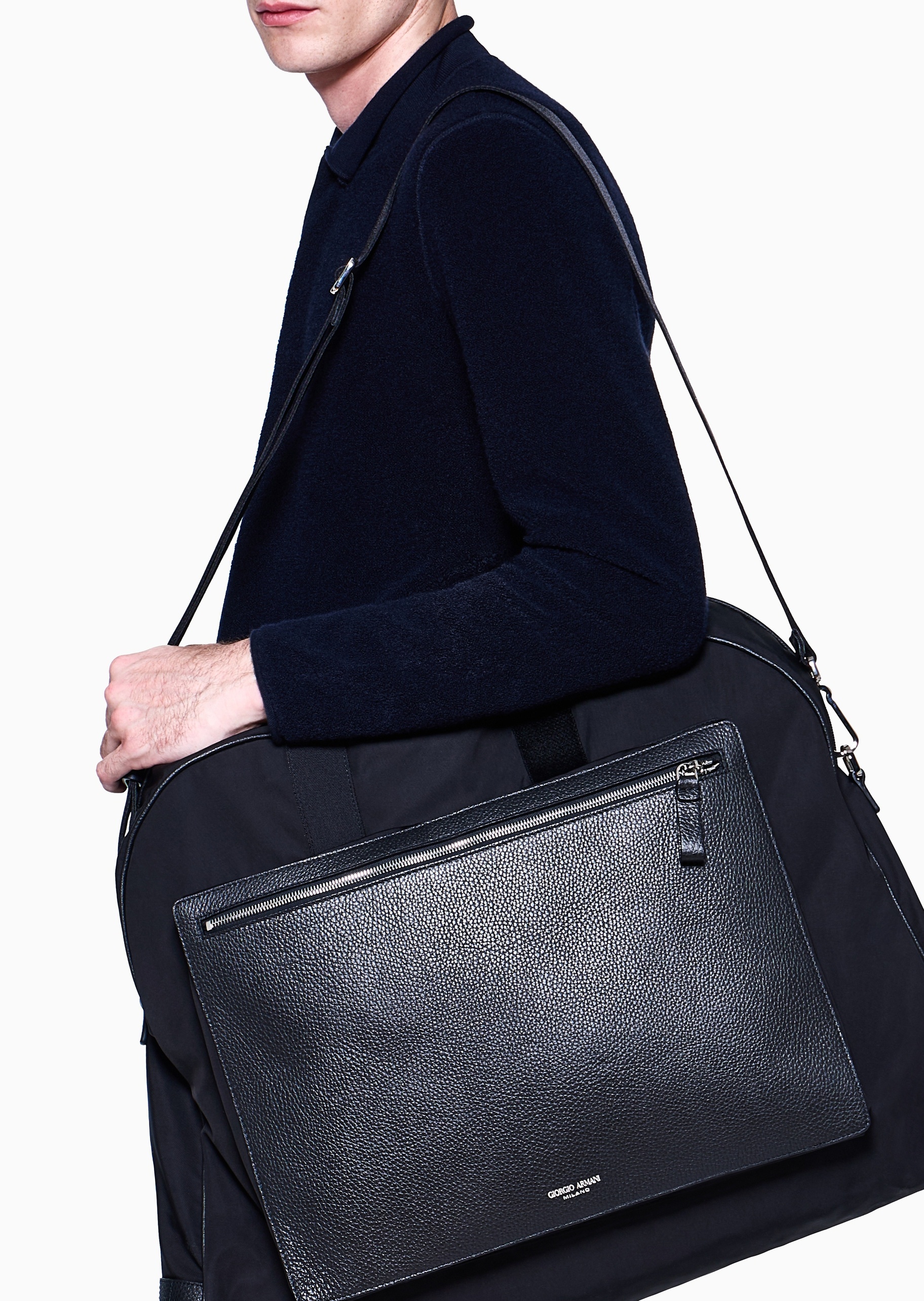Giorgio Armani 男士大号拉链可拆肩带手提斜挎服饰收纳包