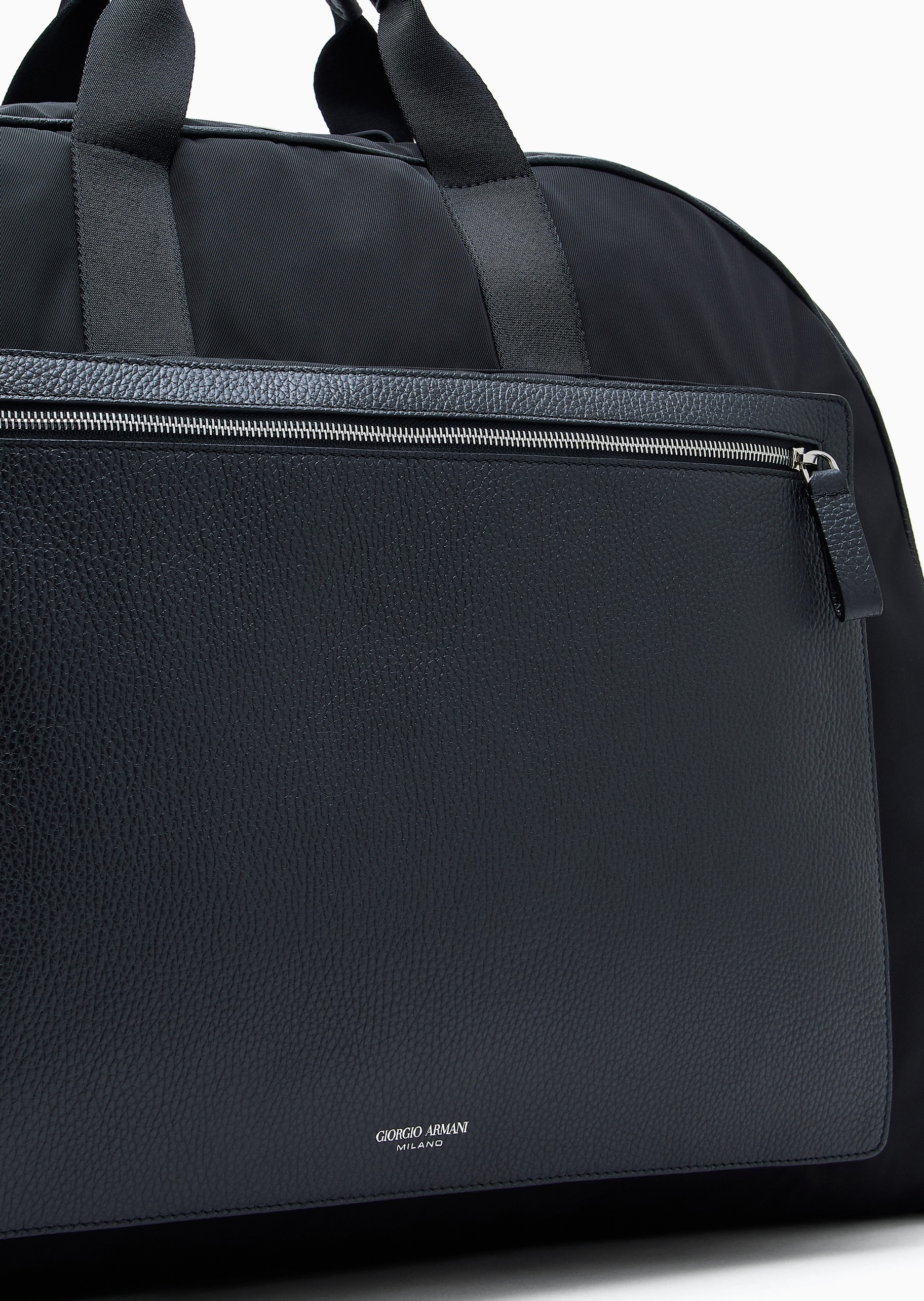 Giorgio Armani 男士大号拉链可拆肩带手提斜挎服饰收纳包
